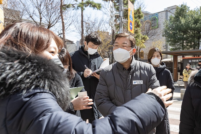 “하굣길 학생‧학부모와 함께하는 생생한 현장 스케치” - ‘학교 앞 소통 나들이’