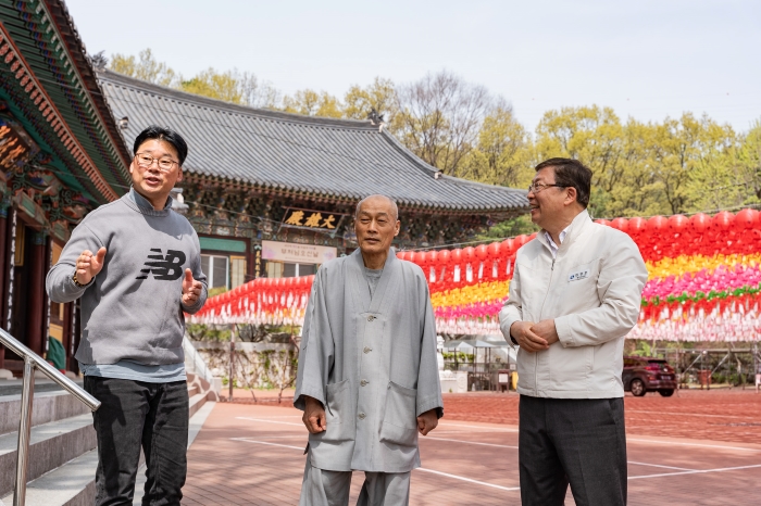 ‘부처님 오신 날 맞아’ 지역 사찰 방문