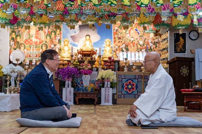 ‘부처님 오신 날 맞아’ 지역 사찰 방문