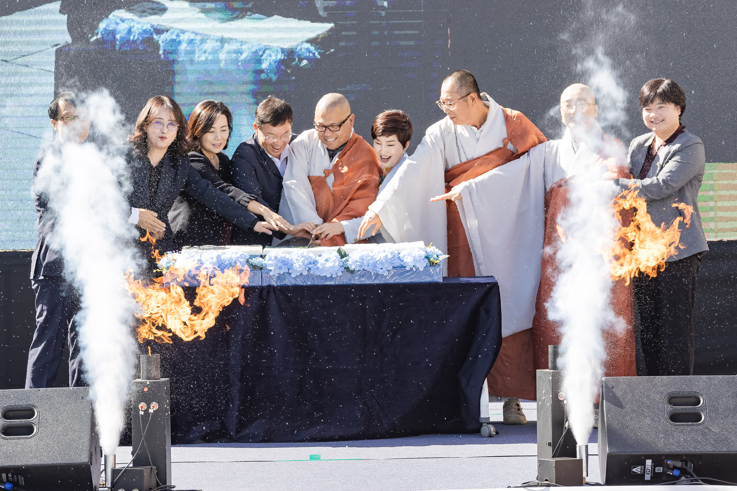 20231005-제27회 노인의날 맞이 9988 해피투게더 231005-1820_G_170532.jpg