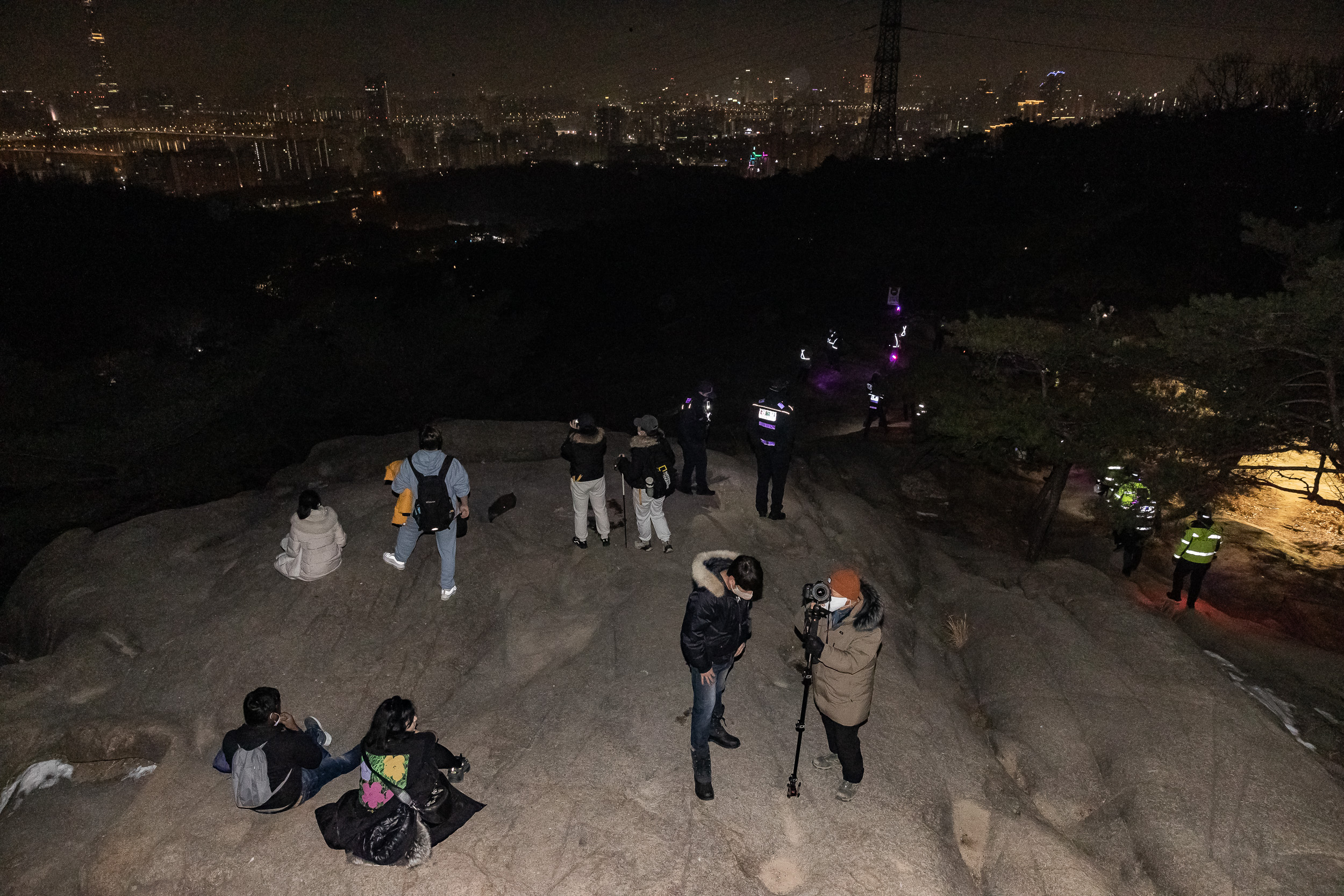 20230101-2023 아차산 해맞이 안전대책 230101-0119_G_123424.jpg