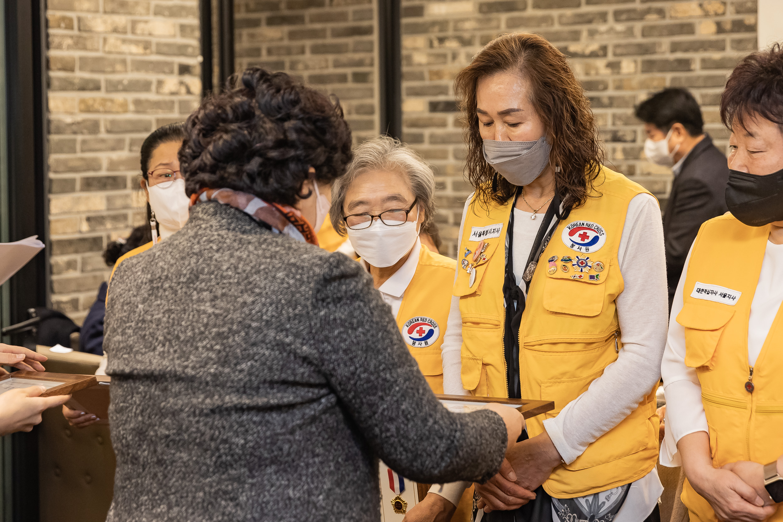 20221228-2022년도 대한적십자봉사회 광진지구 표창 및 송년회 221228-1652_G_171653.jpg