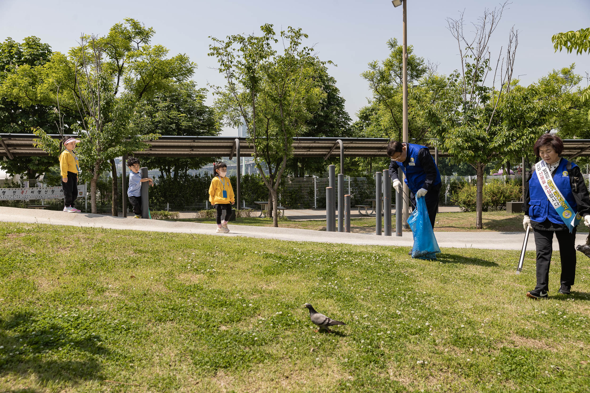 20230509-바르게살기운동 광진구협의회 국토대청결 운동 230509-0289_G_100045.jpg