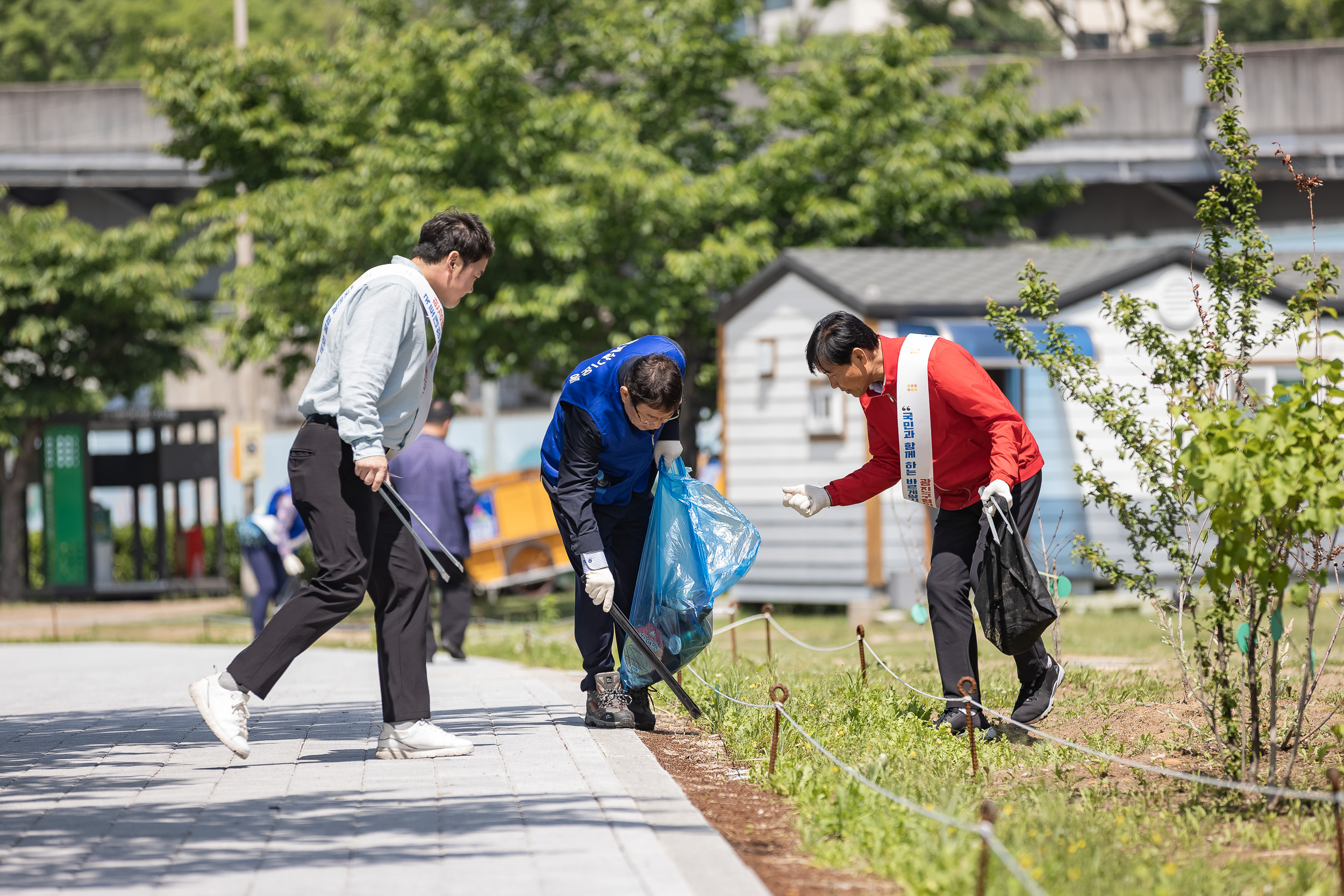 20230509-바르게살기운동 광진구협의회 국토대청결 운동 230509-0593_G_100050.jpg