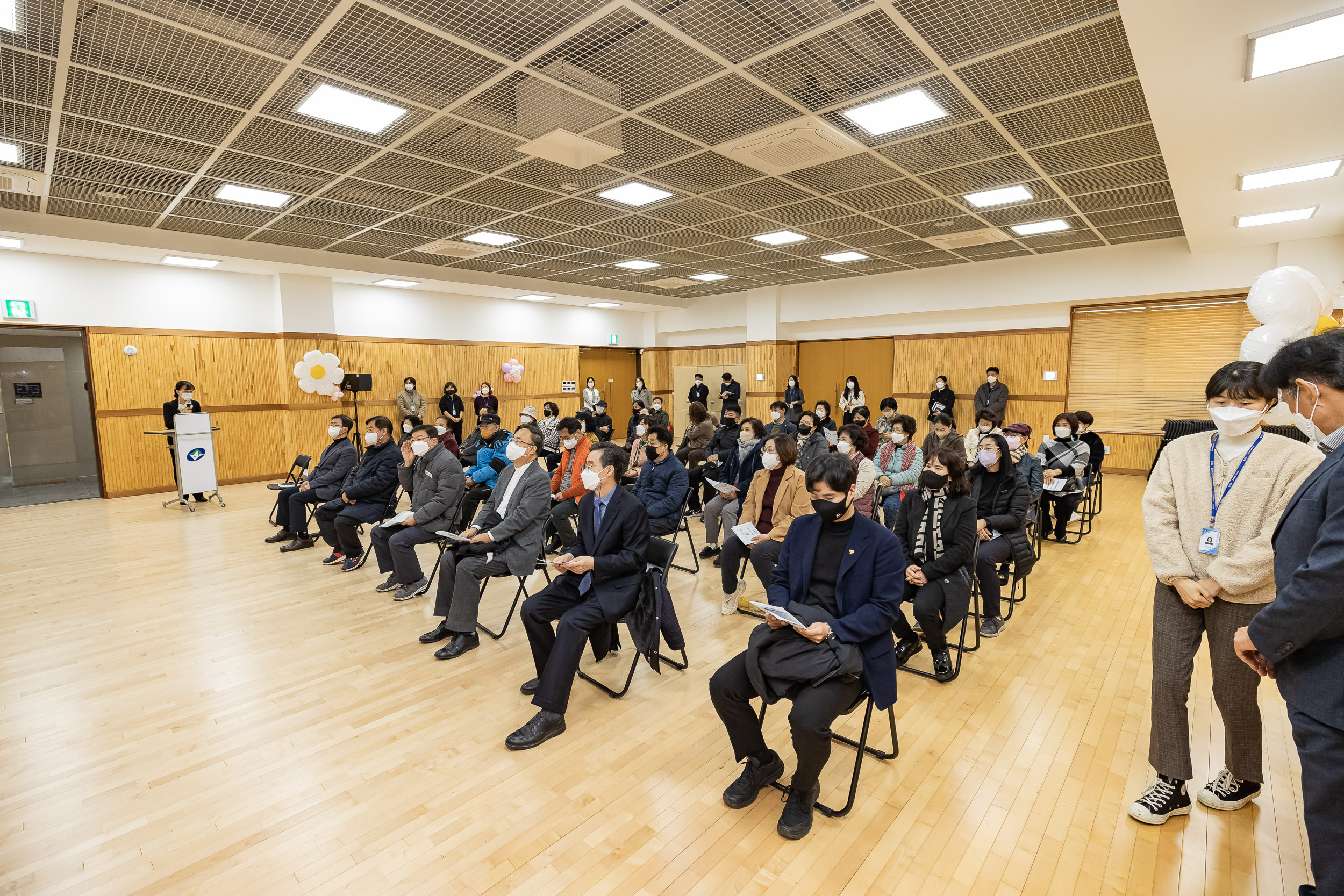20221129-2-2022년 저소득 어르신을 위한 노후가전제품 교체지원사업 전달식 221129-0162_G_174700.jpg