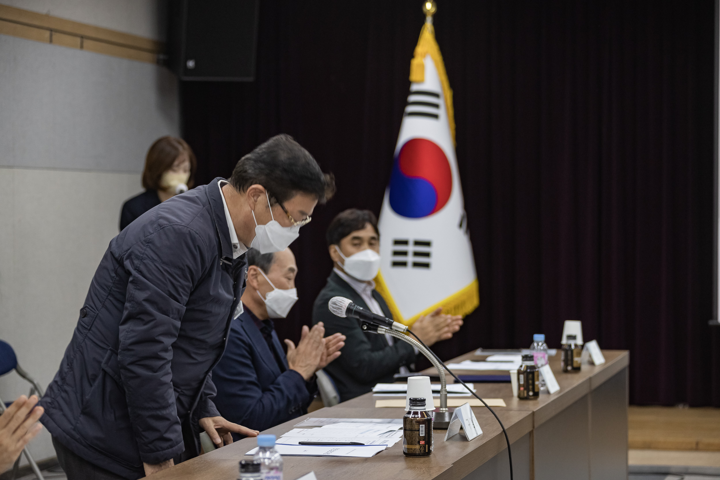 20221012-2022년 제4회 계약심의위원회 개최 및 위촉장수여 221012-1235_G_085302.jpg