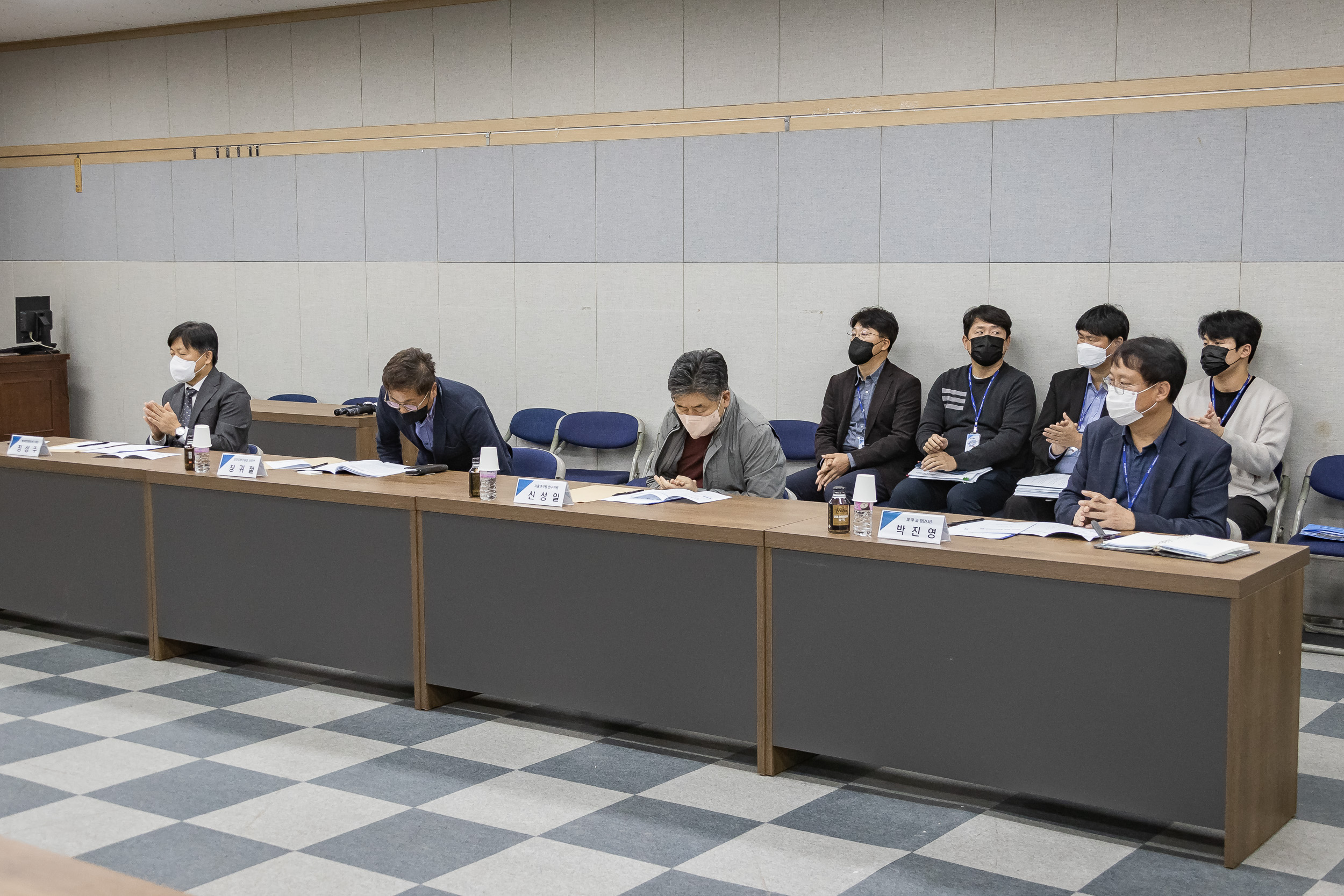 20221012-2022년 제4회 계약심의위원회 개최 및 위촉장수여 221012-0018_G_085257.jpg