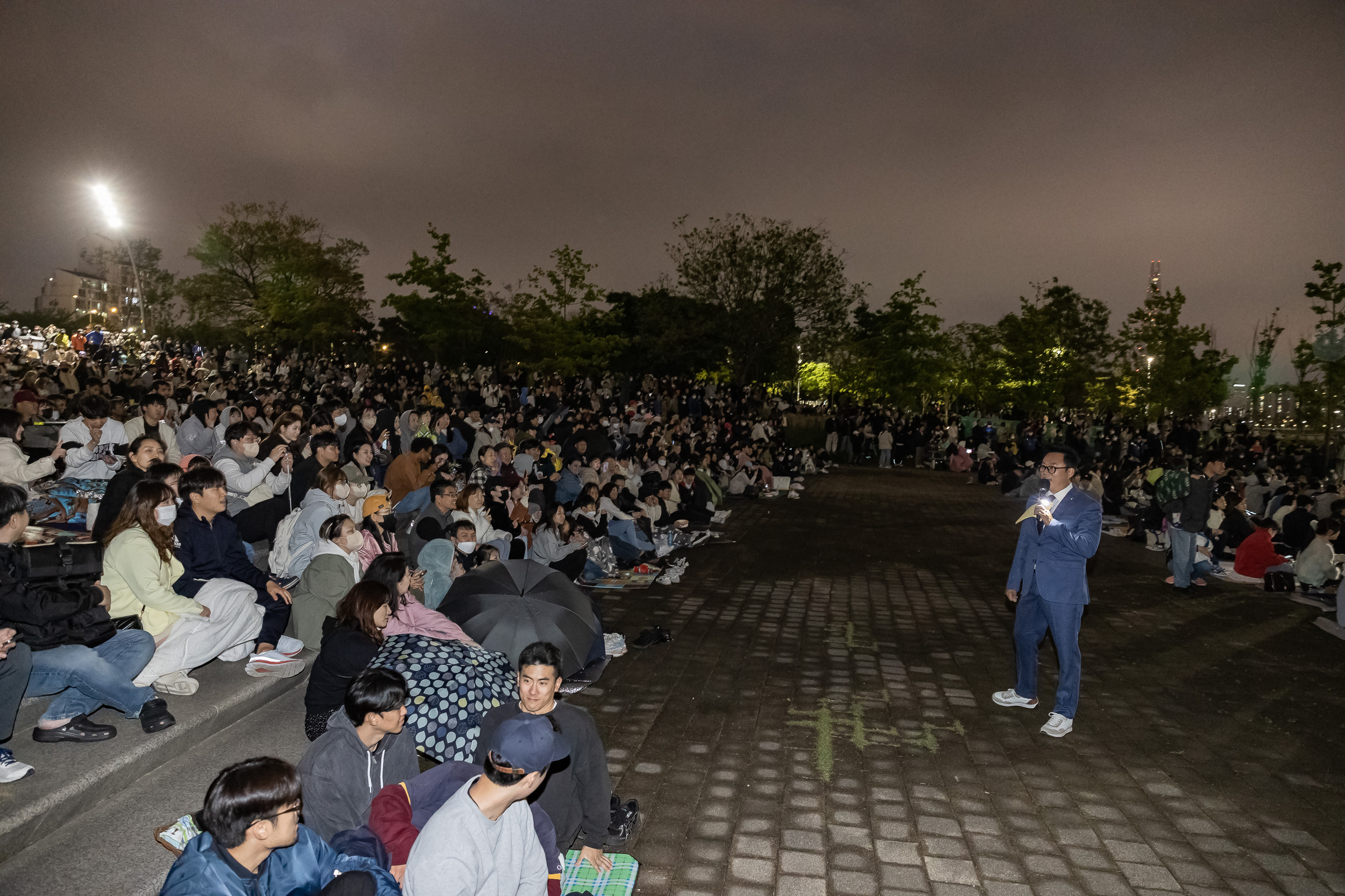 20230429-2023한강불빛공연 드론라이트쇼 230429-0102_G_215129.jpg