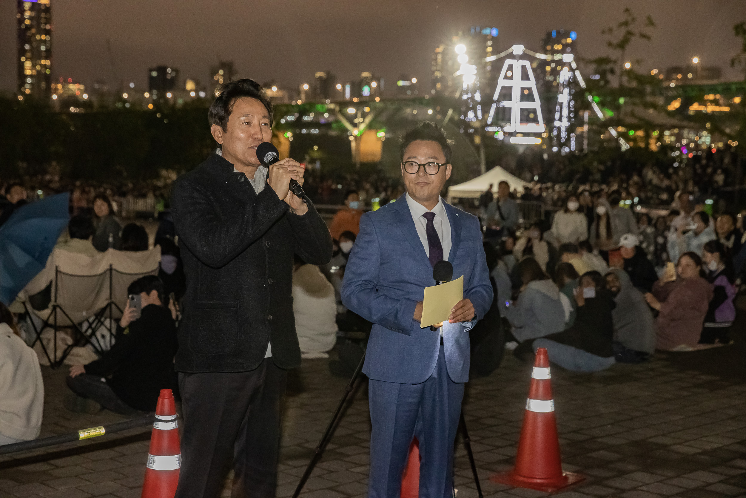 20230429-2023한강불빛공연 드론라이트쇼 230429-0201_G_215130.jpg