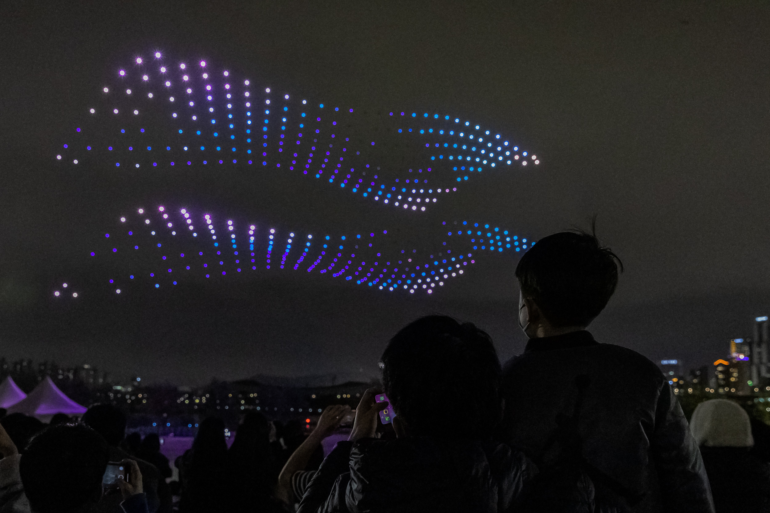 20230429-2023한강불빛공연 드론라이트쇼 230429-0340_G_215132.jpg
