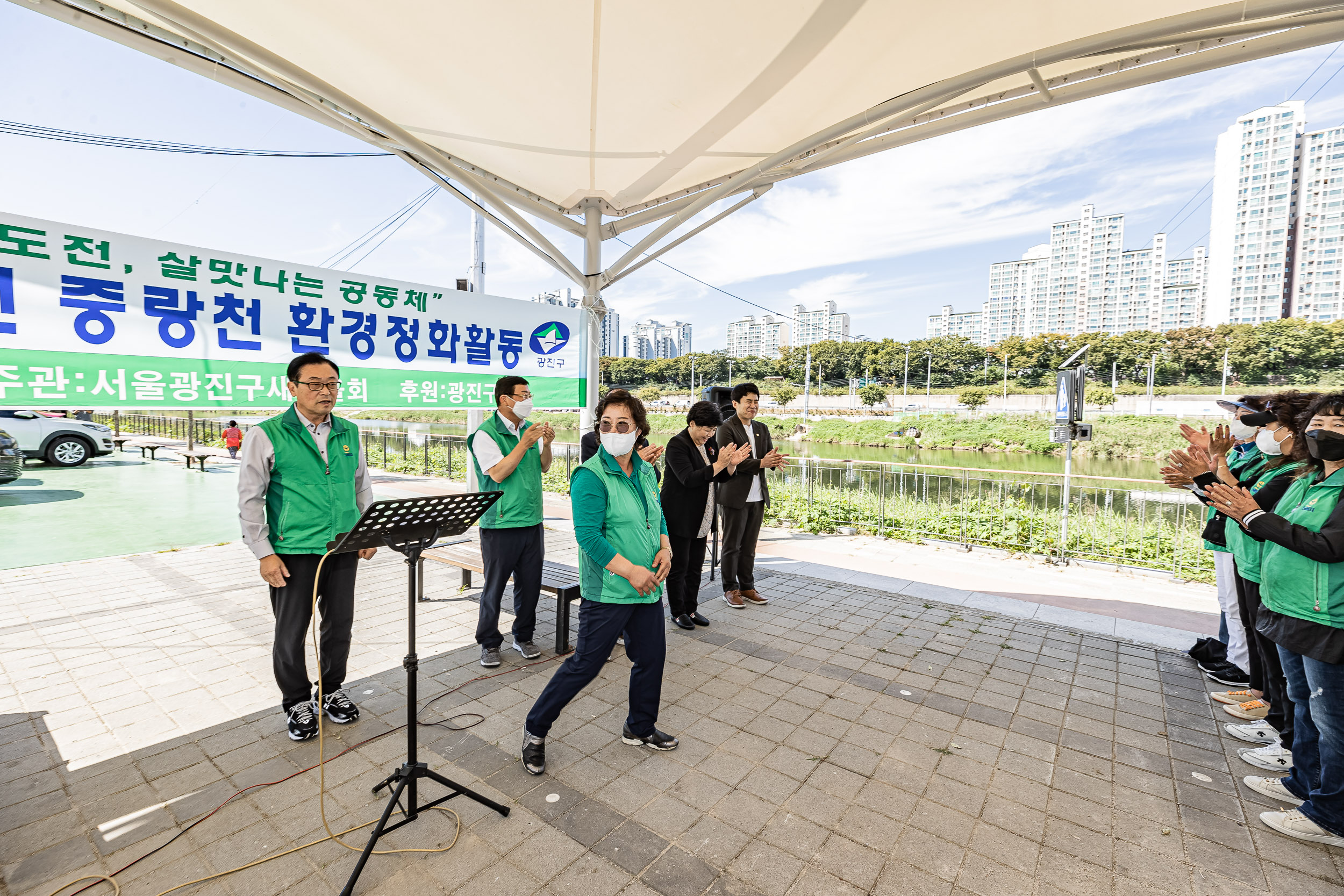 20220927-생명운동실천 중랑천 환경정화활동 - 광진구새마을회 220927-0684 (1)_G_094814.jpg