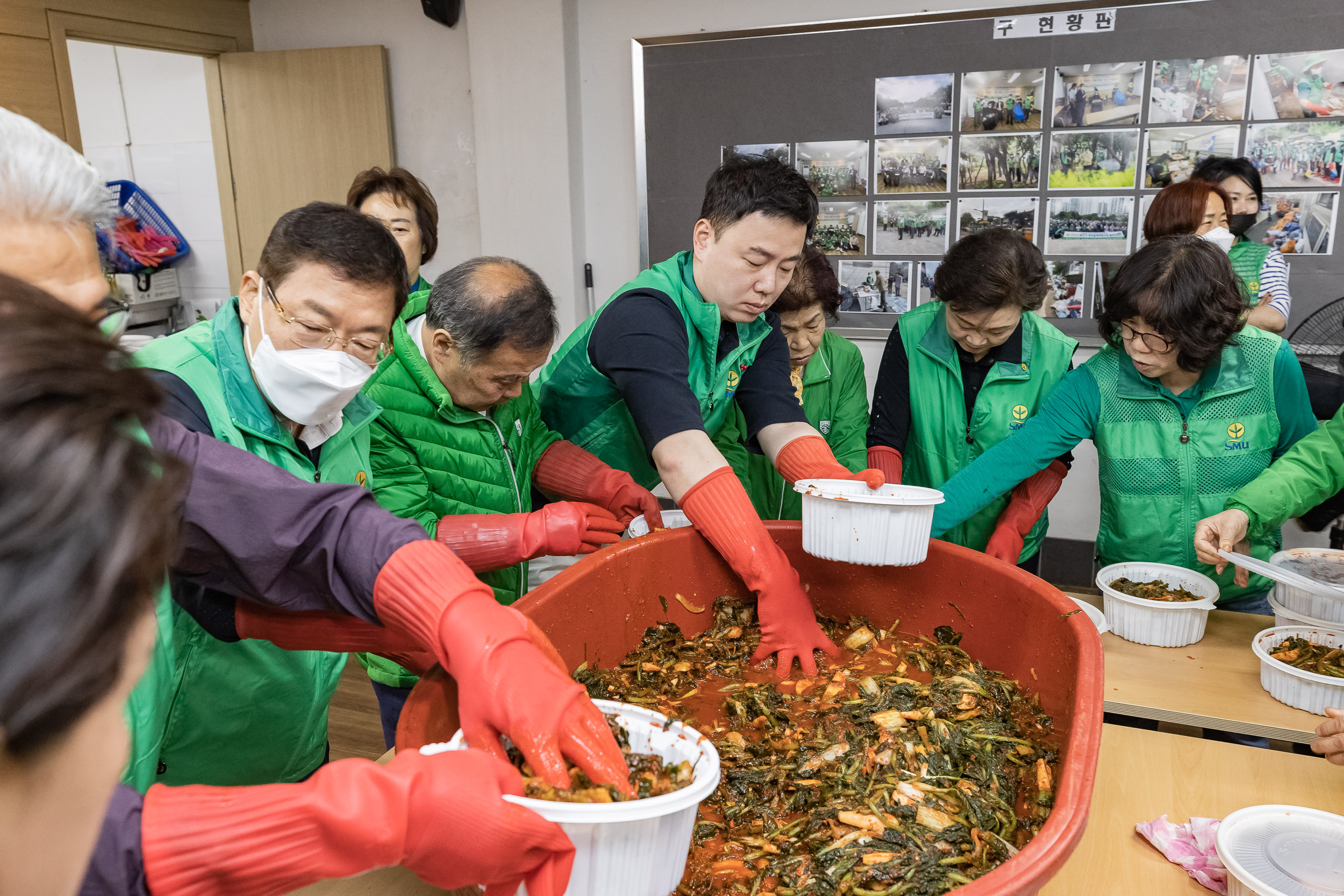 20230427-광진구새마을부녀회 관내이웃 사랑의 밑반찬 만들어 드리기 230427-0307_G_191022.jpg