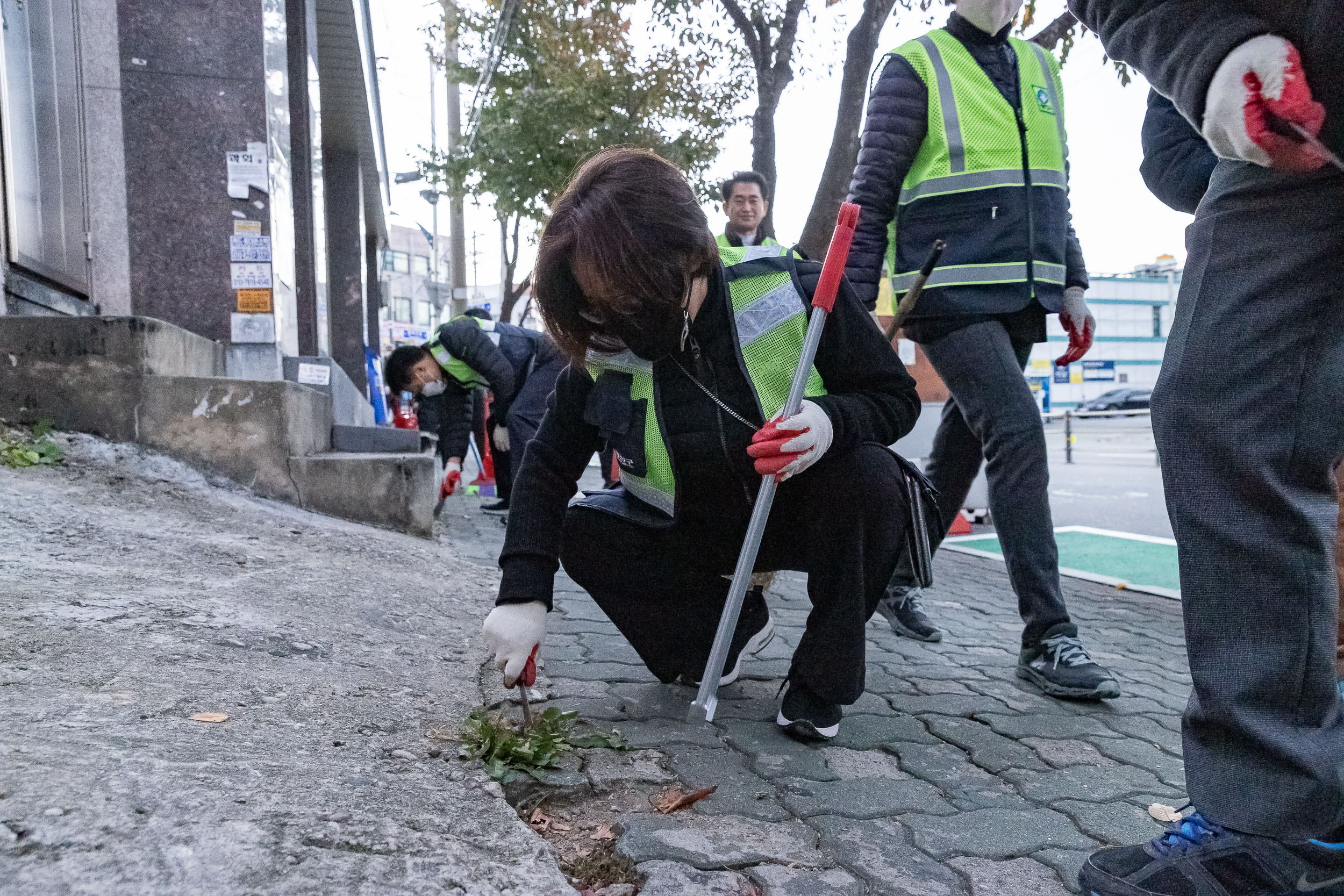 20221104-제7회 주민과 함께하는 중곡제2동 골목 청소 221104-0156_G_095740.jpg