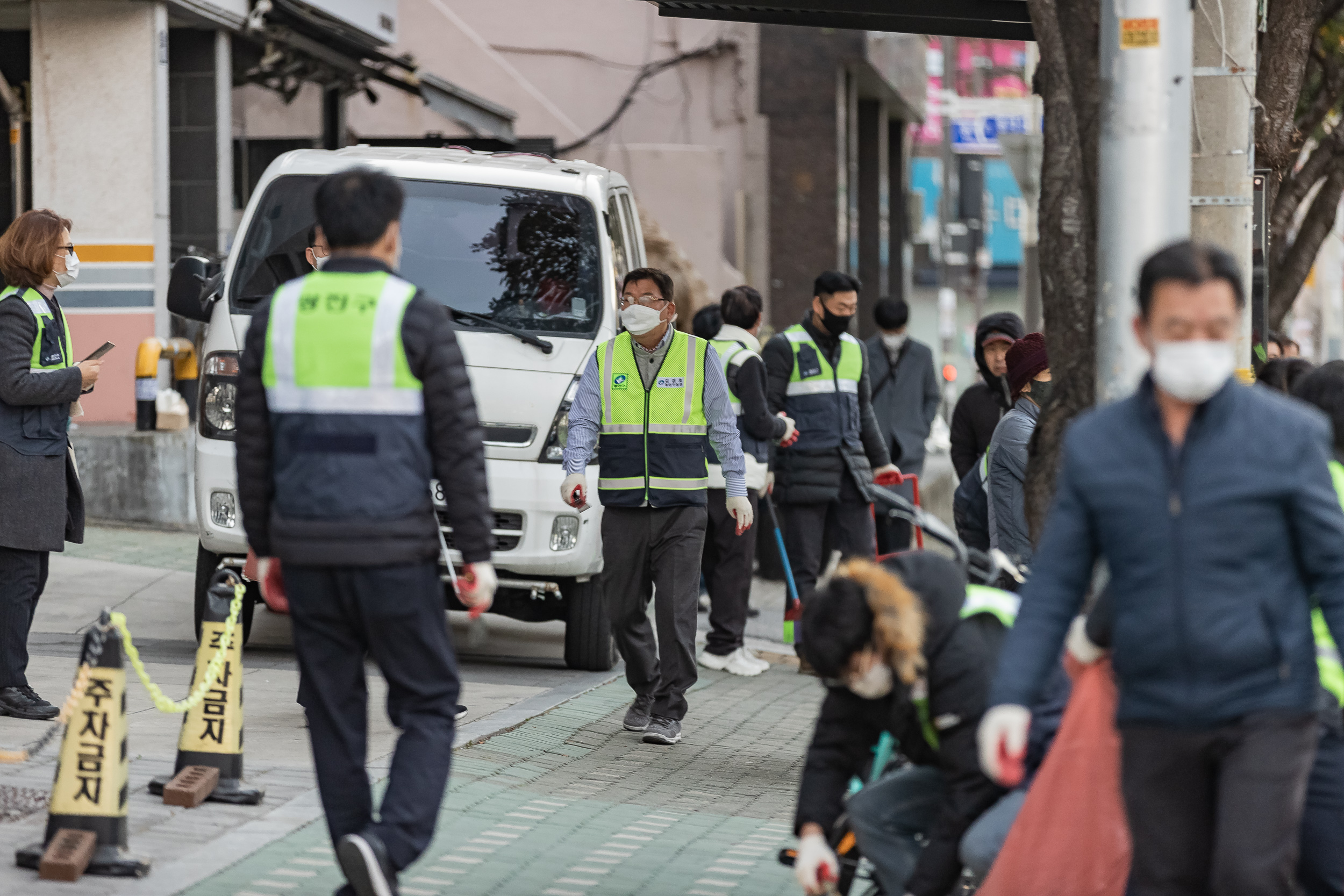 20221104-제7회 주민과 함께하는 중곡제2동 골목 청소 221104-0320_G_095742.jpg