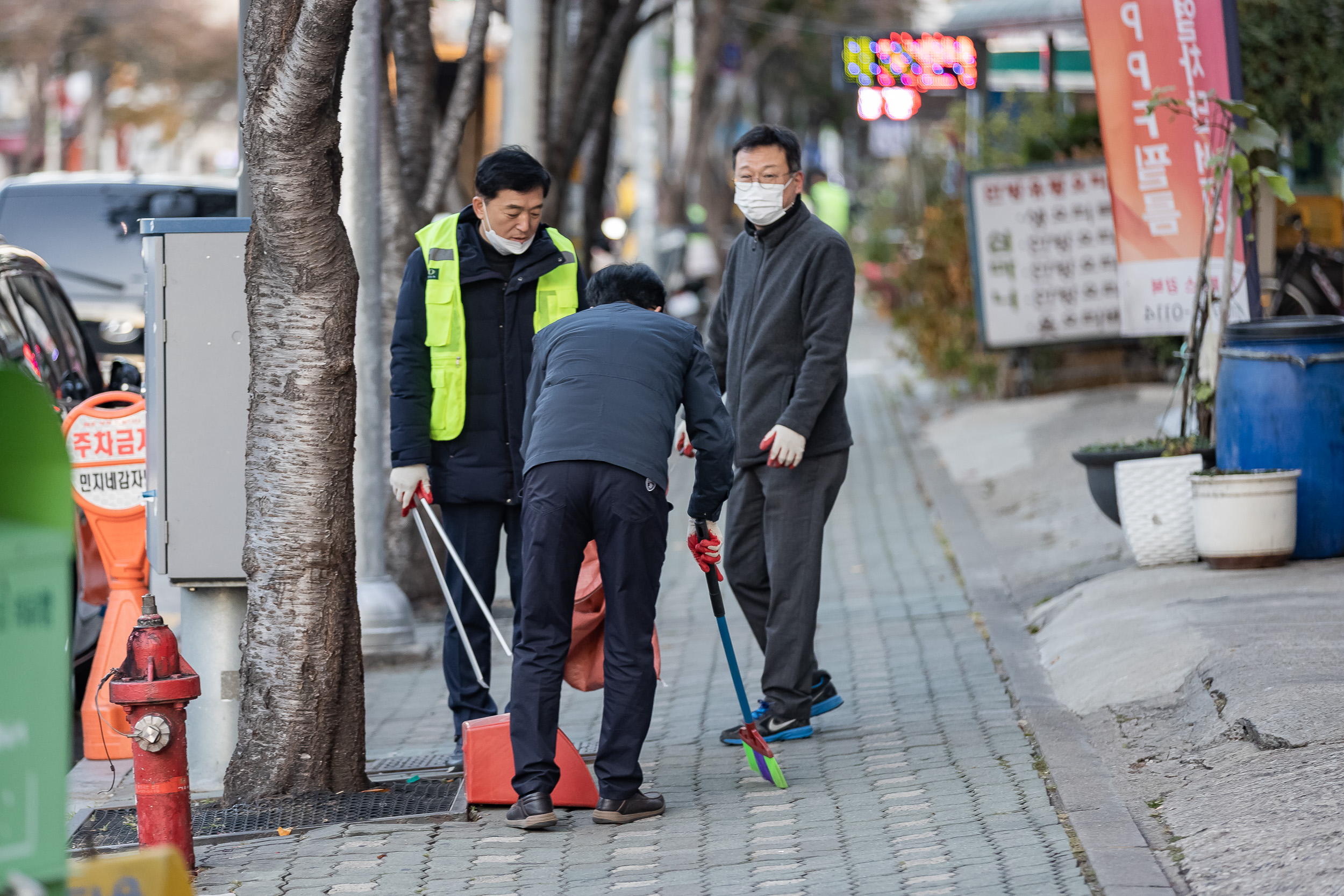 20221104-제7회 주민과 함께하는 중곡제2동 골목 청소 221104-0617_G_095745.jpg