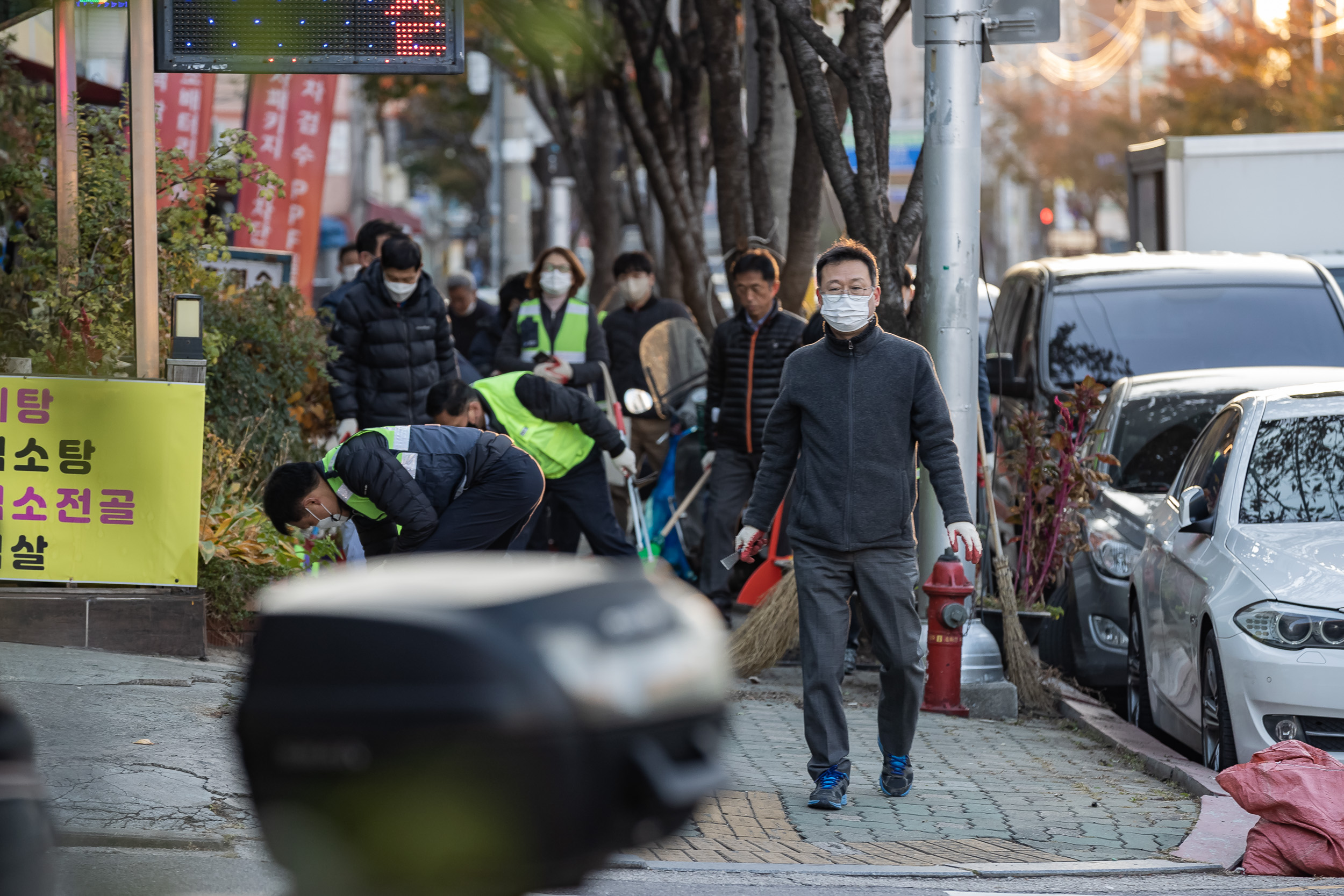 20221104-제7회 주민과 함께하는 중곡제2동 골목 청소 221104-0796_G_095746.jpg