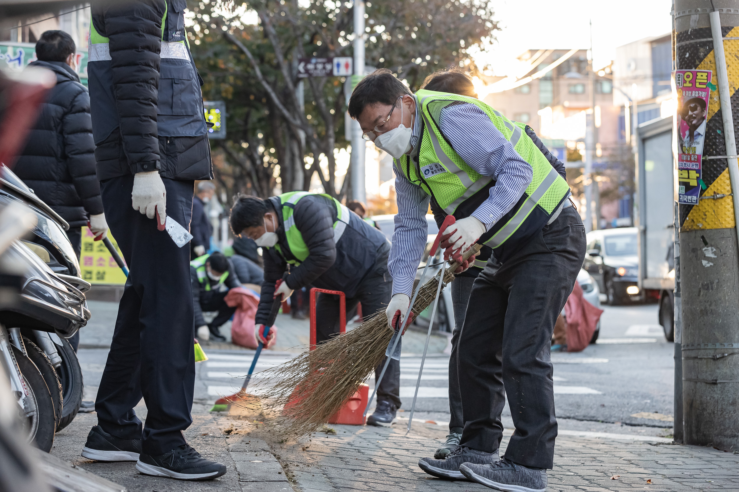 20221104-제7회 주민과 함께하는 중곡제2동 골목 청소 221104-0941_G_095747.jpg