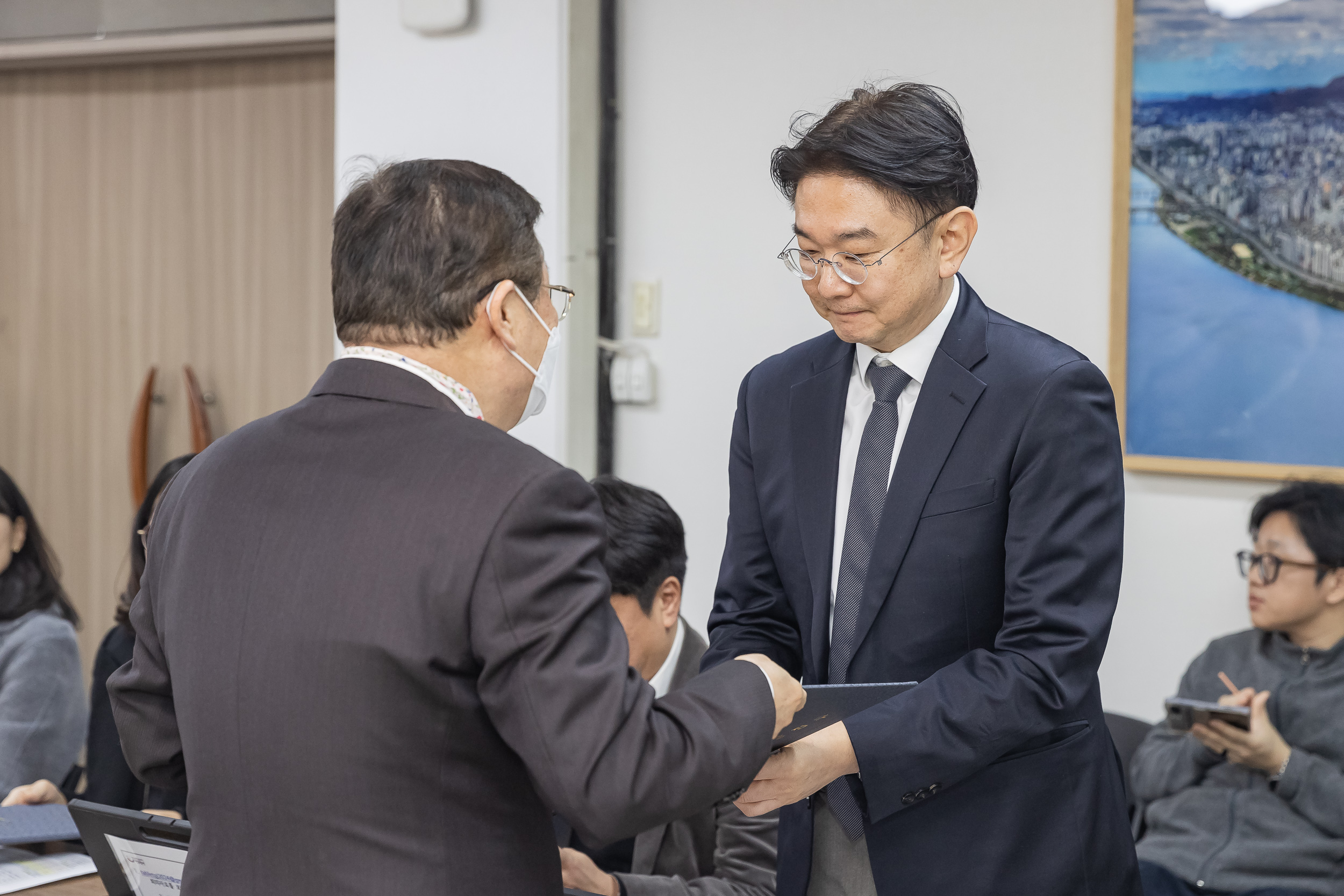 20250226-광진구 2050 탄소중립녹색성장위원회 위촉식 및 회의 개최 20250226-10908_L_204124.jpg