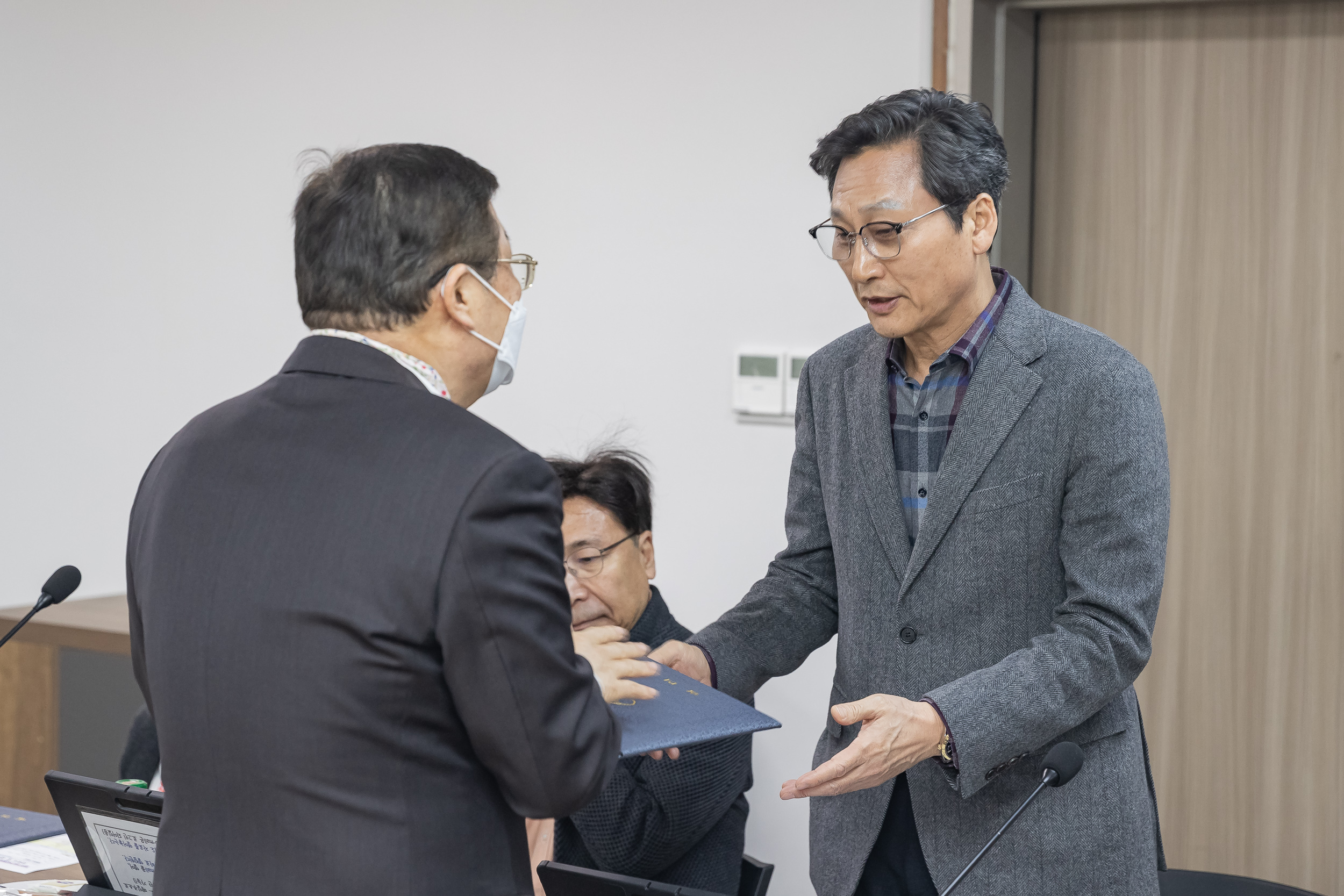 20250226-광진구 2050 탄소중립녹색성장위원회 위촉식 및 회의 개최 20250226-10861_L_204123.jpg