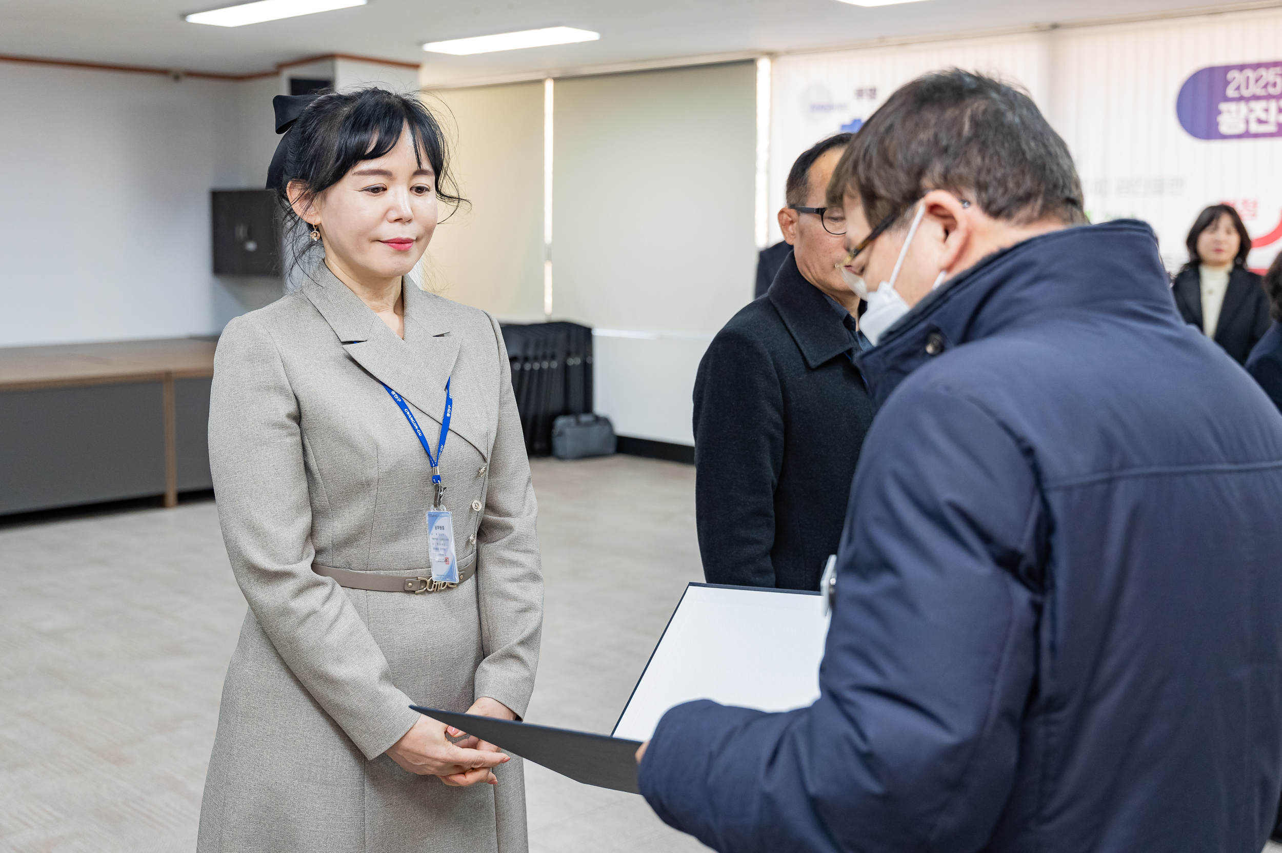 20250221-2025년 상반기 사무관 승진 임명장 수여식 20250221-8070_L_131605.jpg