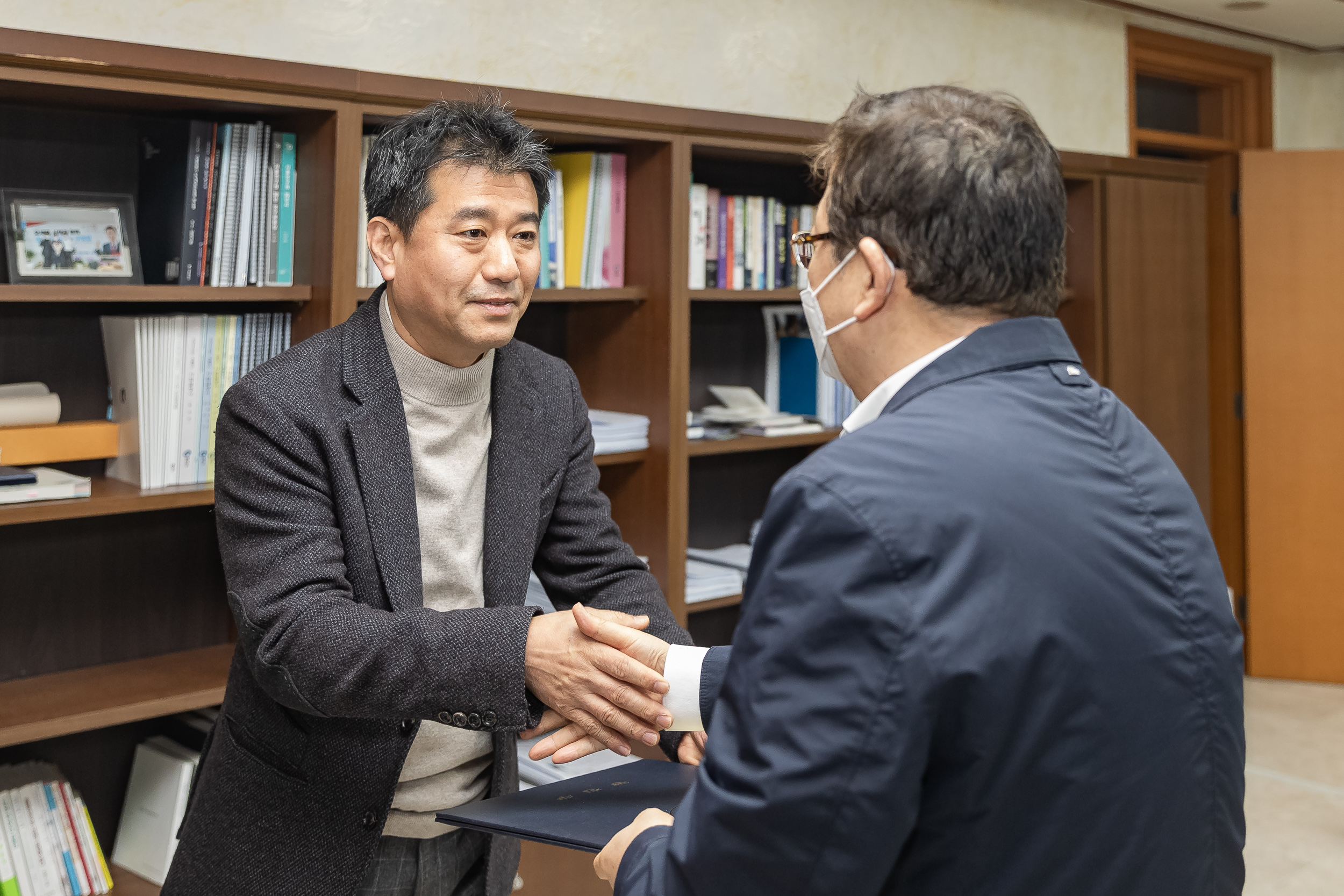 20250304-서기관 승진 신규임용 임명장 수여식 20250304-13581_L_201424.jpg