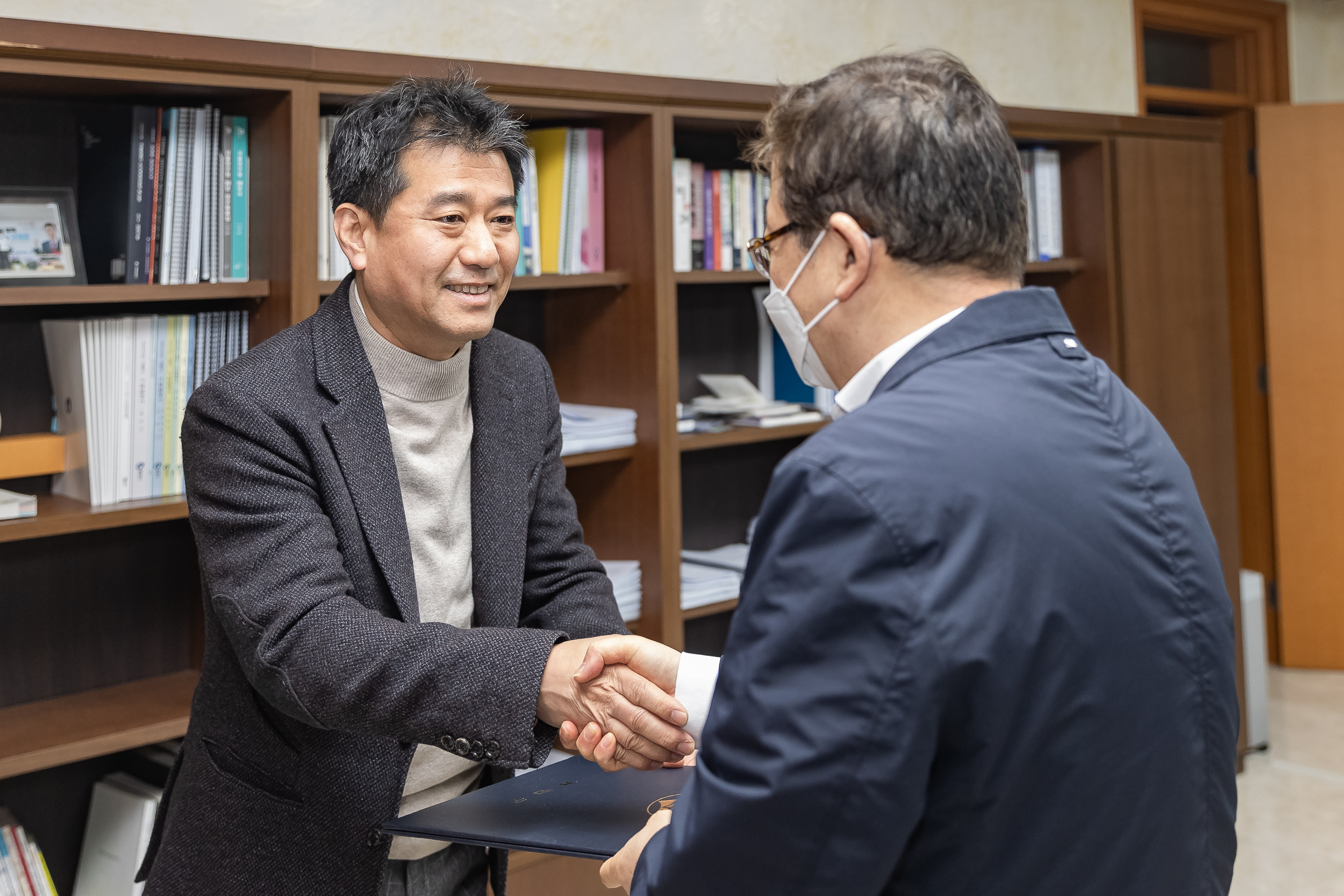 20250304-서기관 승진 신규임용 임명장 수여식 20250304-13590_L_201424.jpg