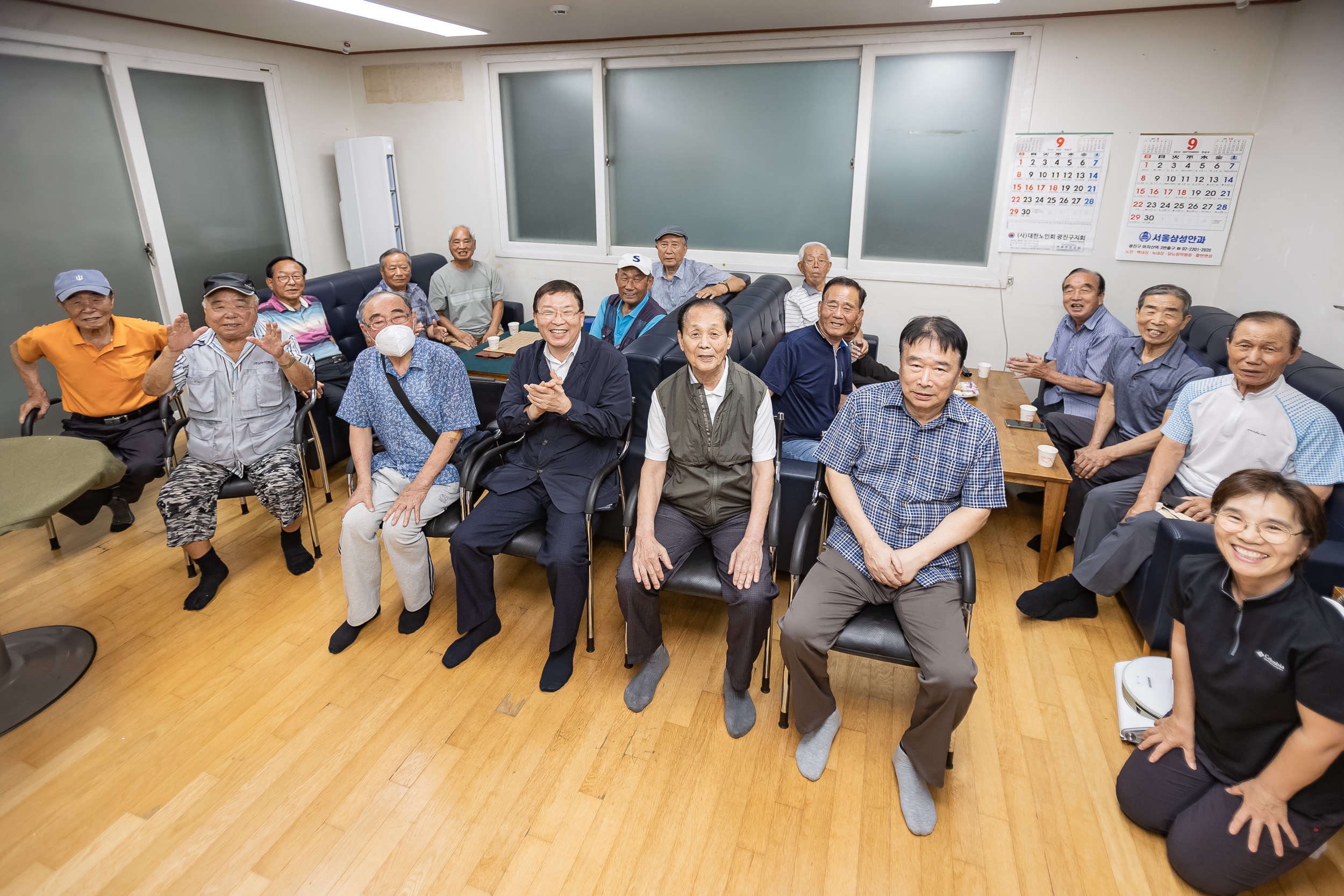 20240909-추석맞이 노인복지시설 방문-중곡1동 제2경로당 240909-1221_G_182507.jpg