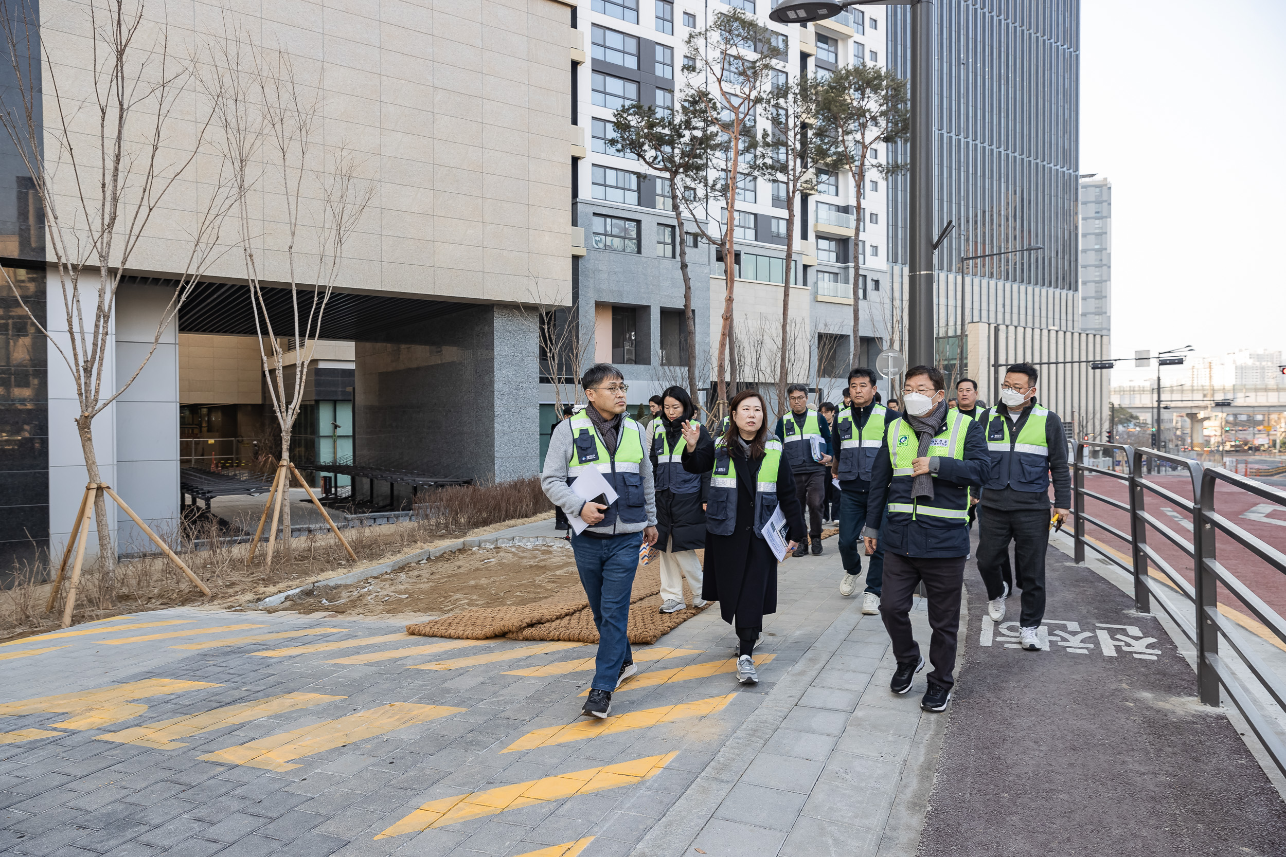 20250228-자양1재정비촉진구역 개학 대비 안전한 통학로 확보를 위한 현장점검 20250228-13094_L_192754.jpg