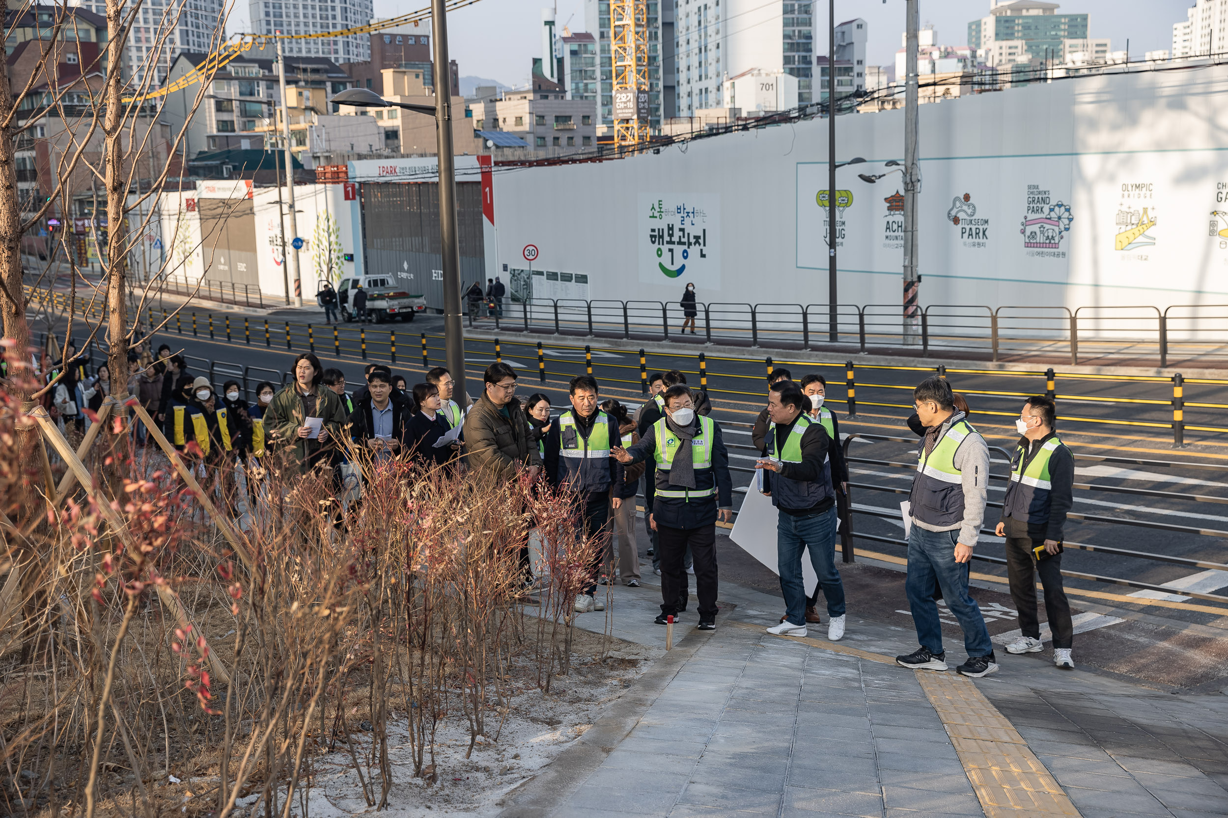 20250228-자양1재정비촉진구역 개학 대비 안전한 통학로 확보를 위한 현장점검 20250228-13154_L_192756.jpg