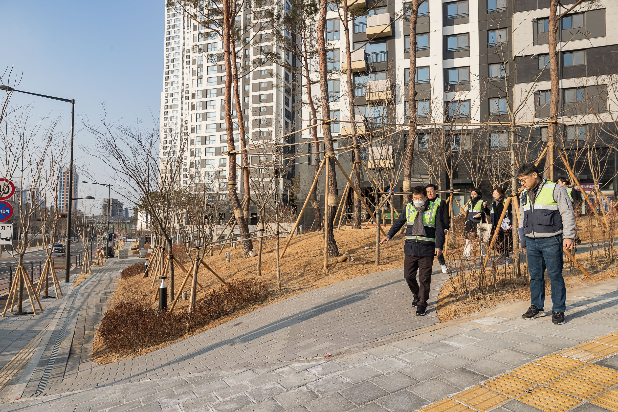 20250228-자양1재정비촉진구역 개학 대비 안전한 통학로 확보를 위한 현장점검 20250228-13205_L_192756.jpg