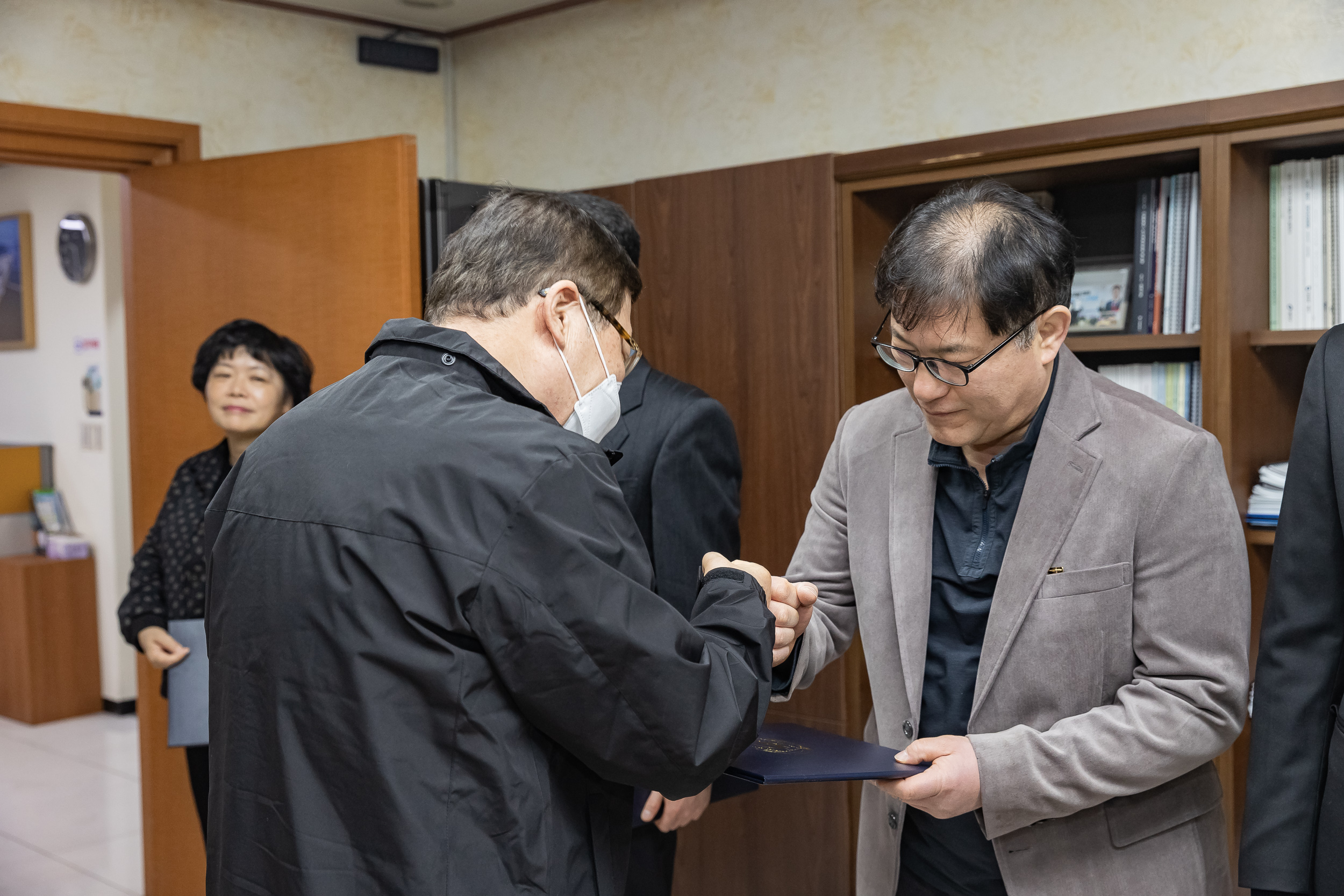 20250220-모범공무원 표창수여 20250220-7523_G_171409.jpg