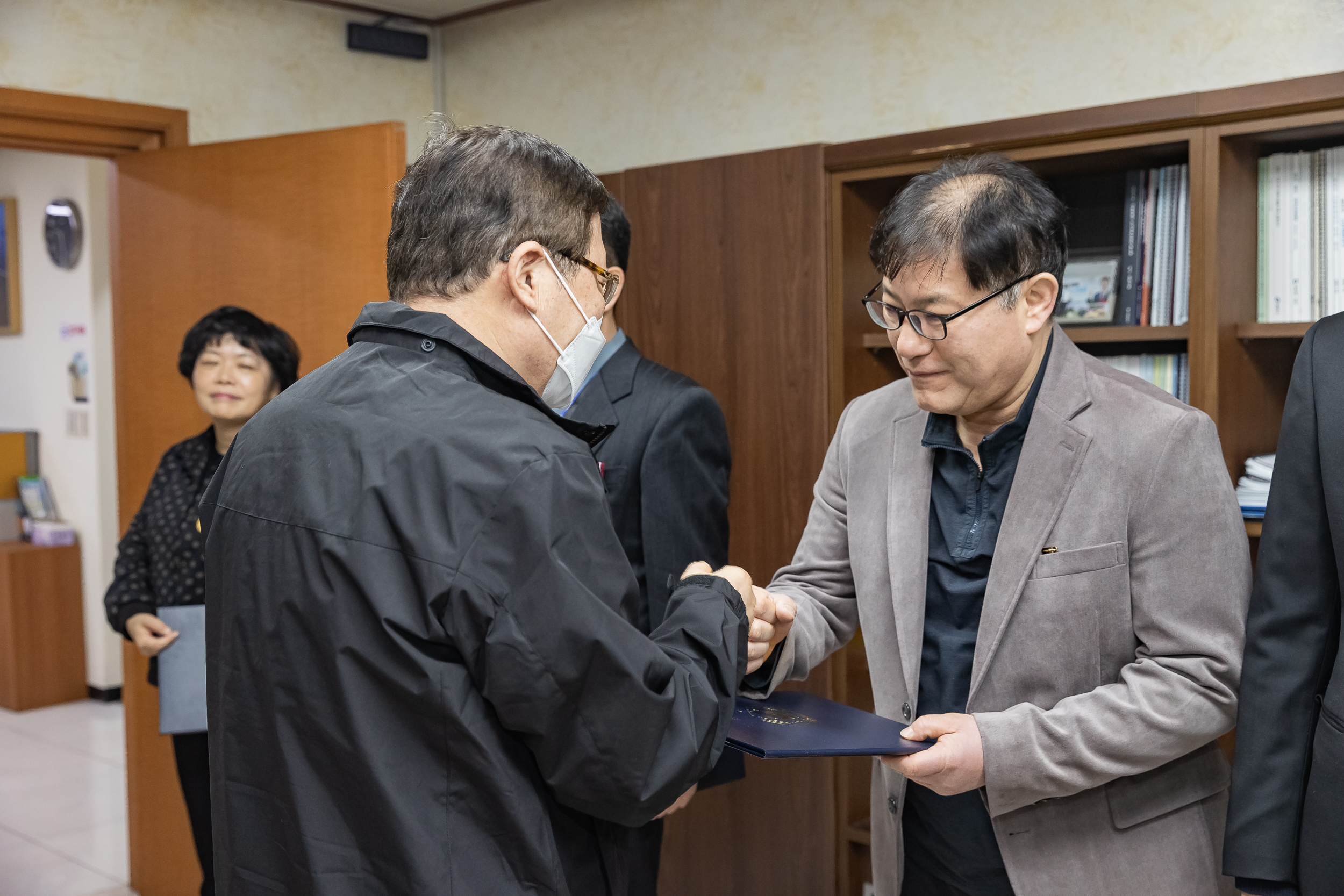 20250220-모범공무원 표창수여 20250220-7526_G_171409.jpg