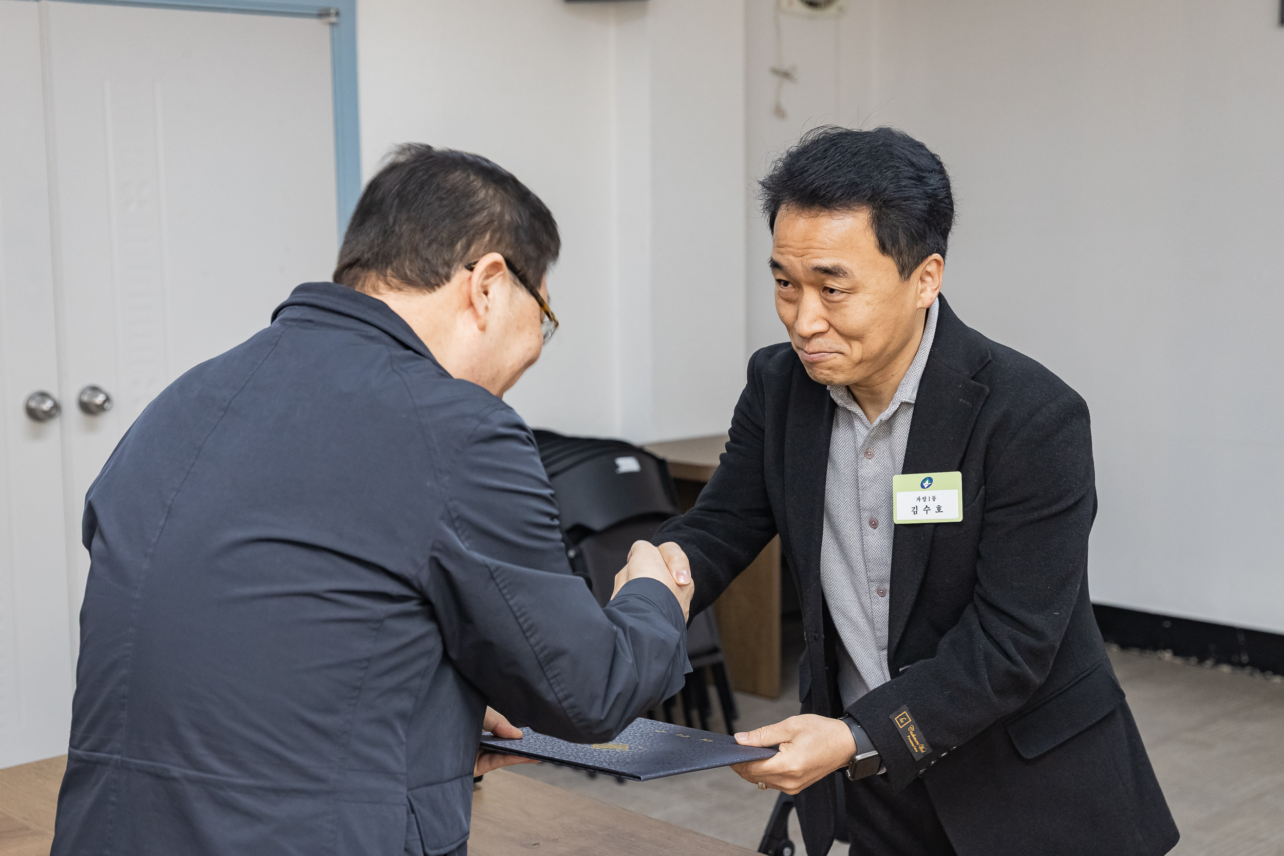 20250311-주민자치회 위원 위촉장 수여식 20250311-19194_L_181245.jpg