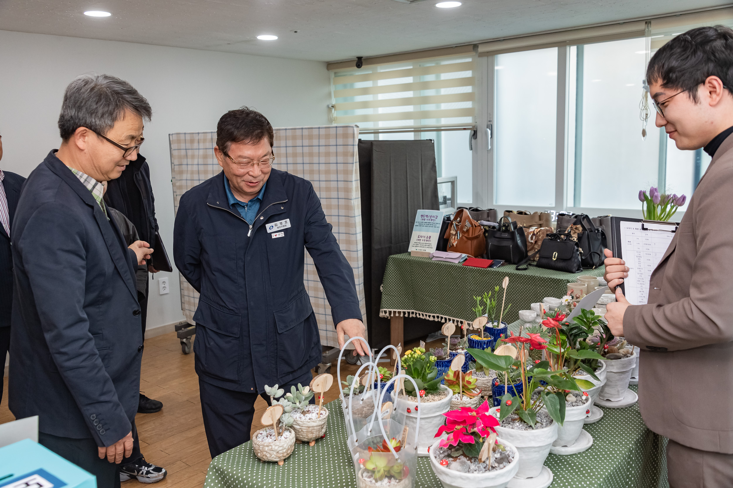 20241116-희망벨 페스티벌(일일찻집) 20241116_5103_G_141055.jpg