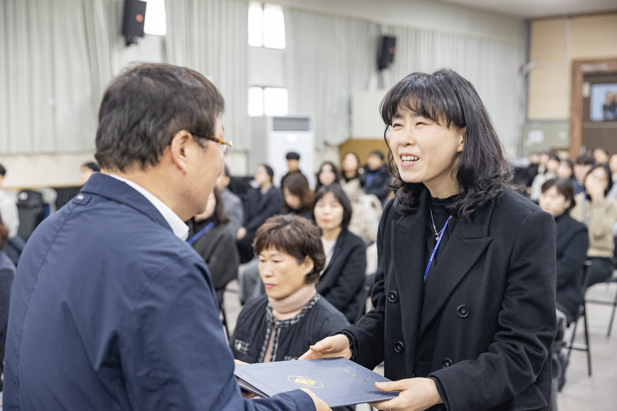 20241230-2025년 상반기 정기인사 발령장 수여식 20241230_9139_G_132722.jpg