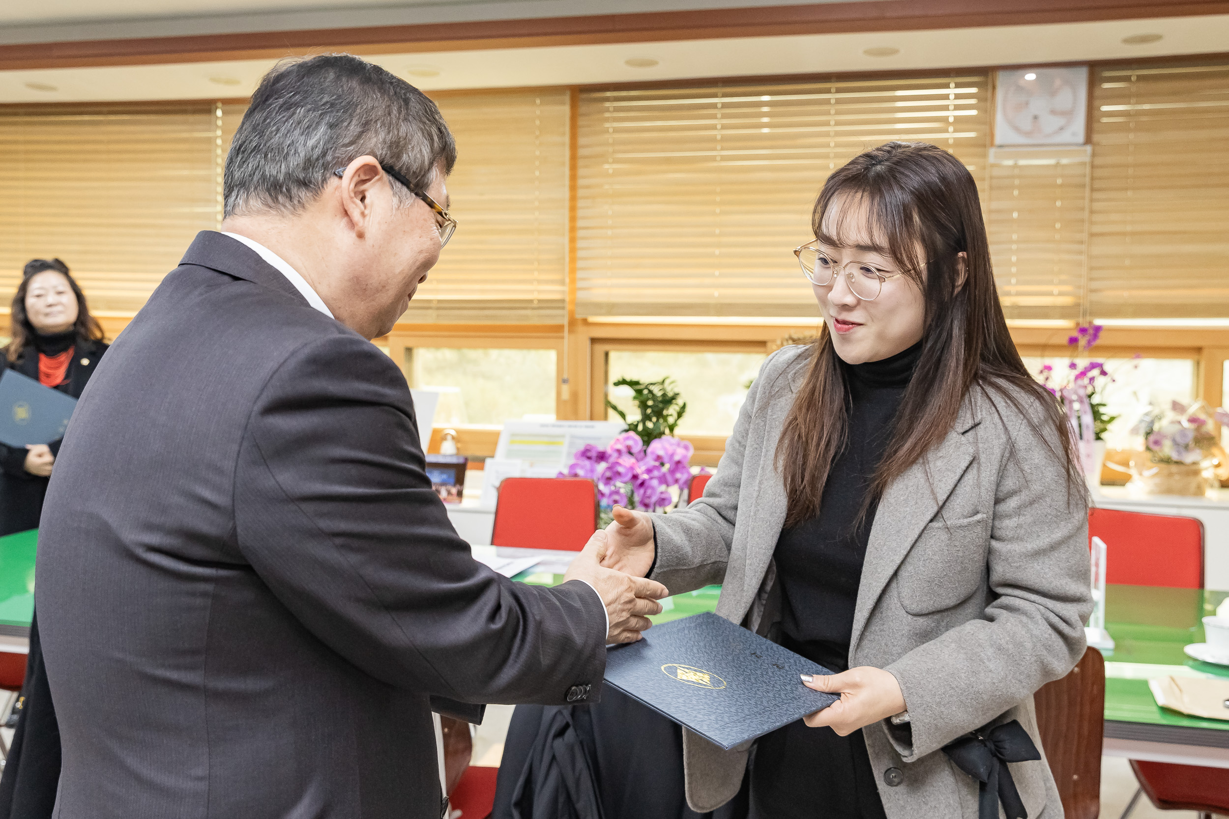 20250120-골목형상점가 심의위원 신규 위촉장 수여식 2025120_4596_G_213741.jpg