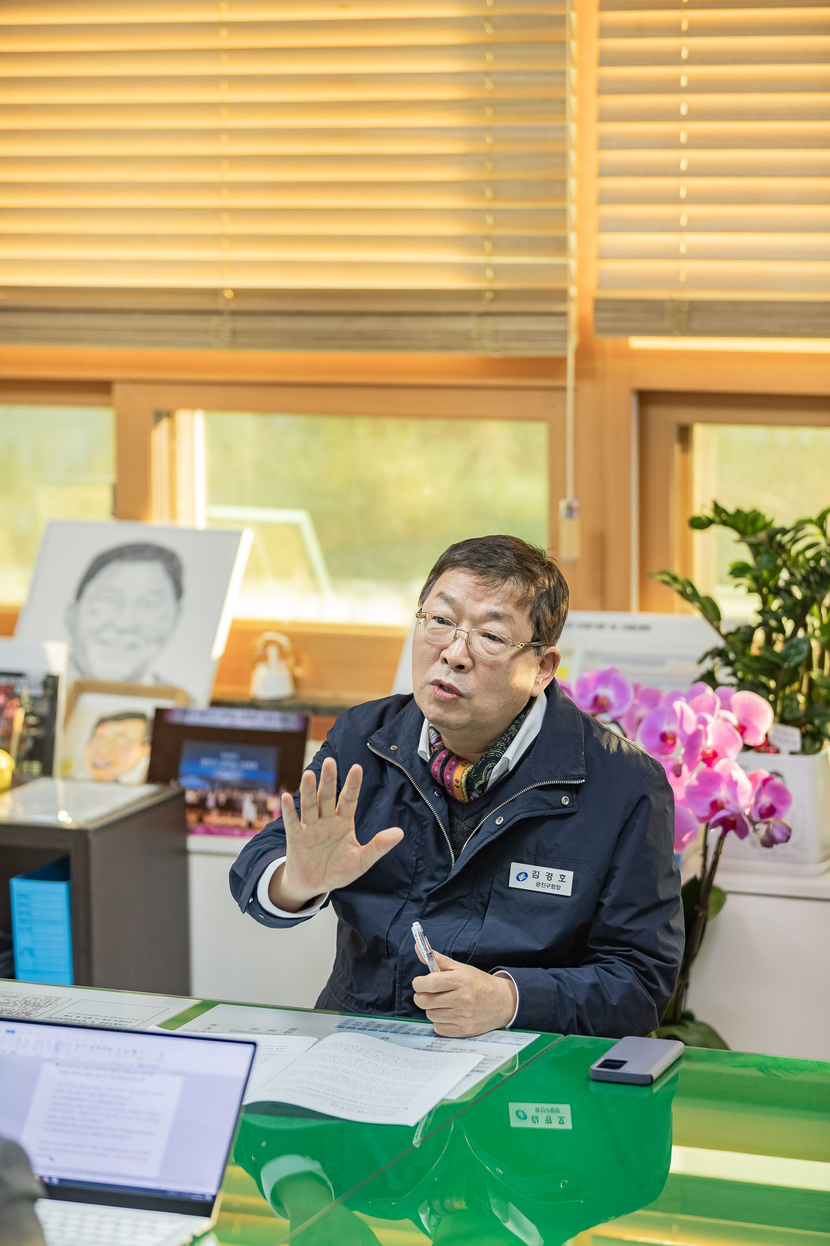 20250108-서울신문과 인터뷰 중인 광진구청장 2025108_5728_G_170309.jpg