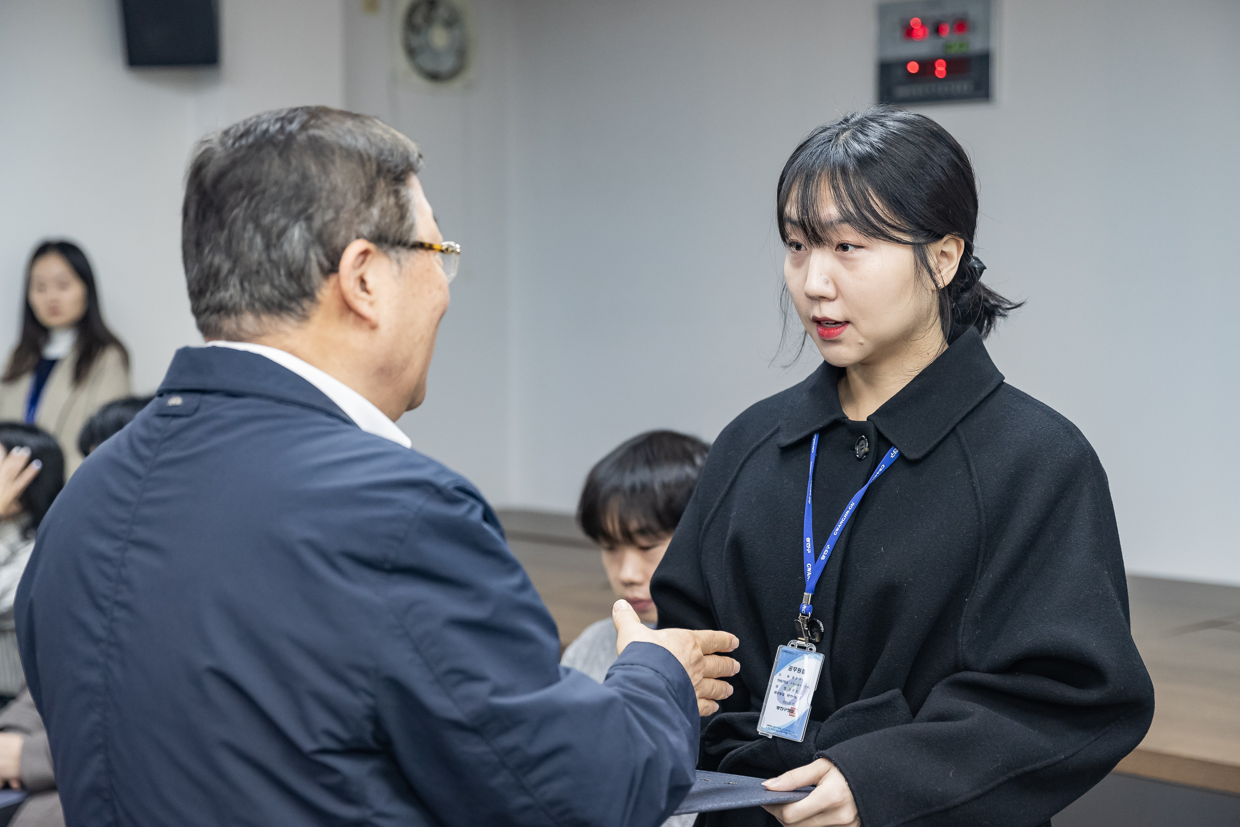 20250120-2025년 상반기 6급이하 기술직 정기인사 발령장 수여식 2025120_2132_G_212850.jpg