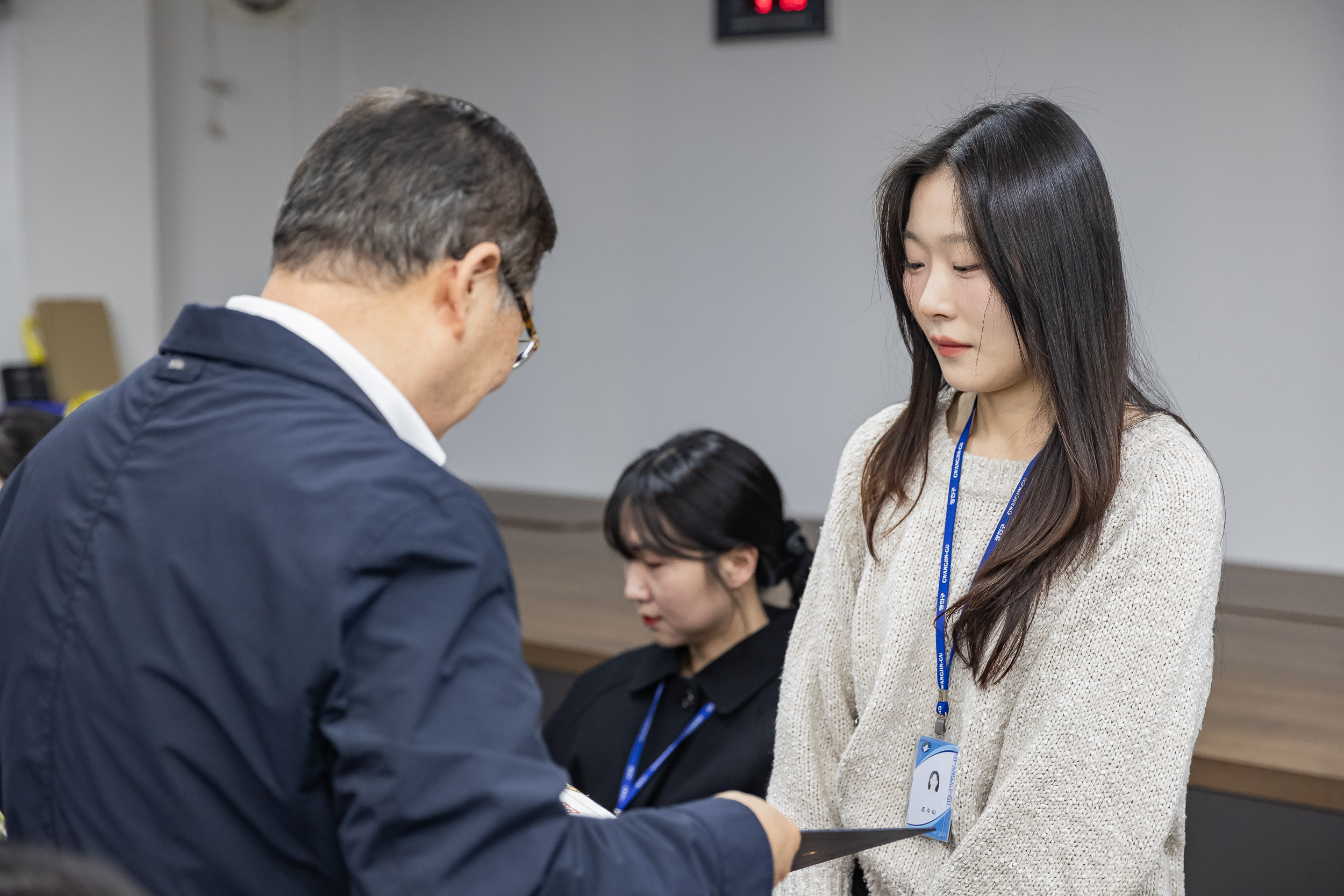 20250120-2025년 상반기 6급이하 기술직 정기인사 발령장 수여식 2025120_2138_G_212850.jpg