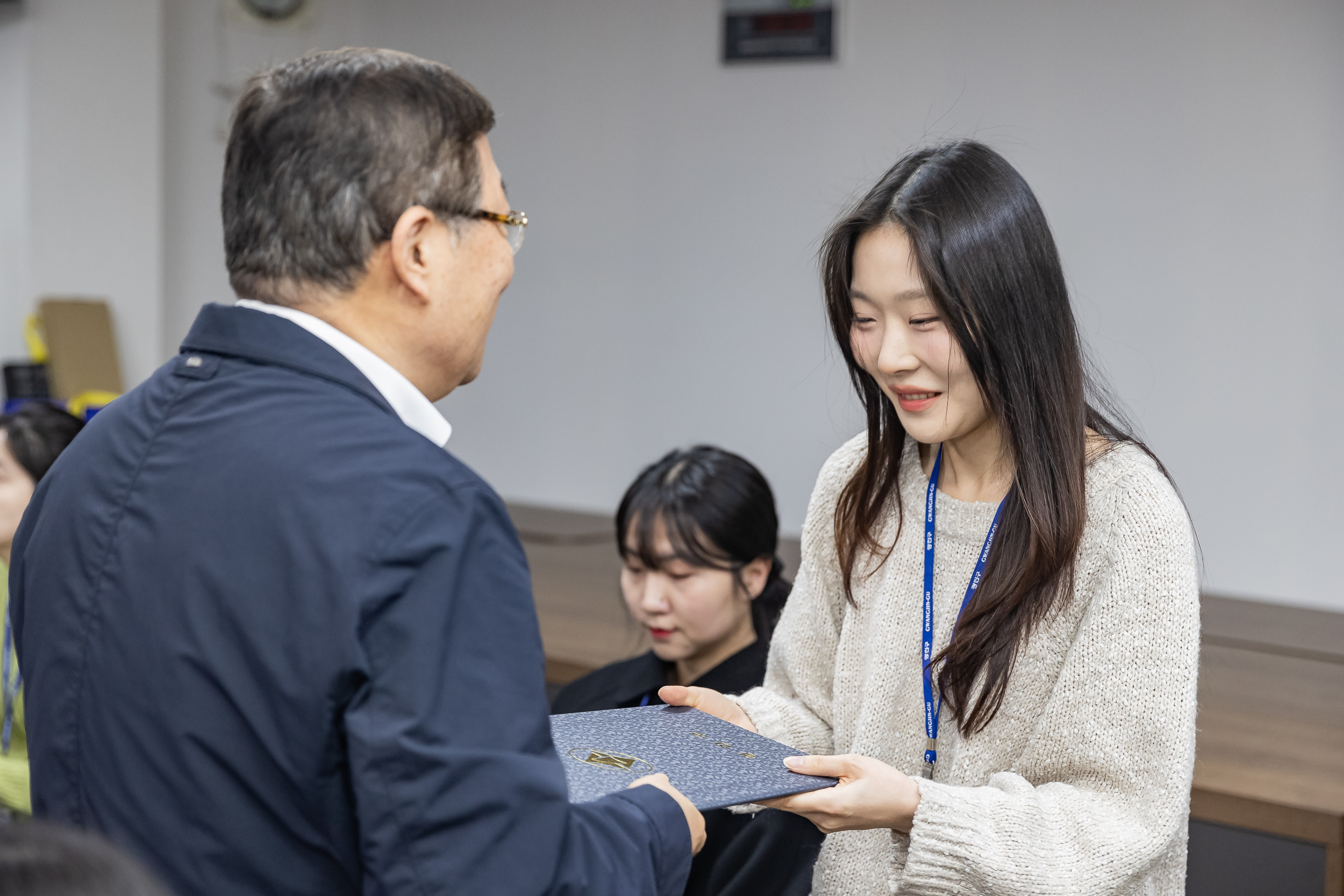 20250120-2025년 상반기 6급이하 기술직 정기인사 발령장 수여식 2025120_2142_G_212850.jpg