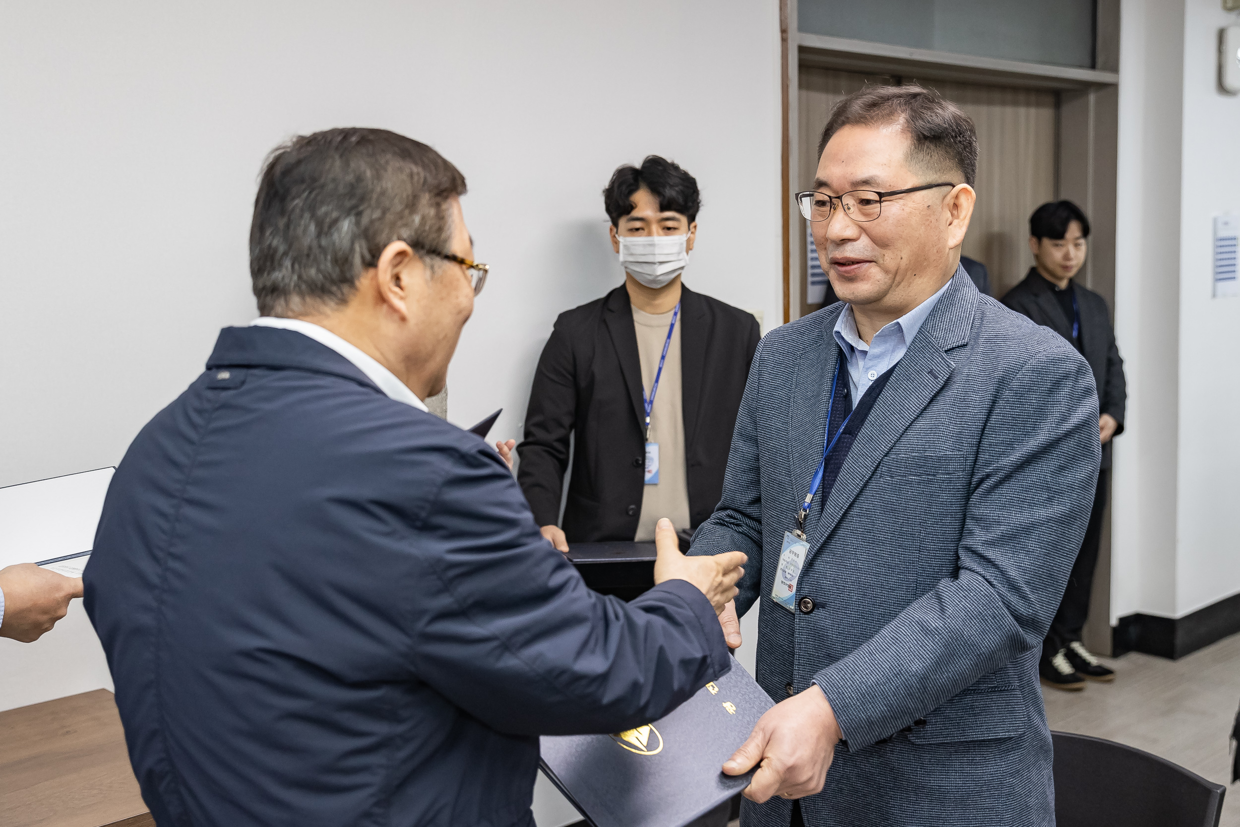 20250120-2025년 상반기 6급이하 기술직 정기인사 발령장 수여식 2025120_1765_G_212836.jpg