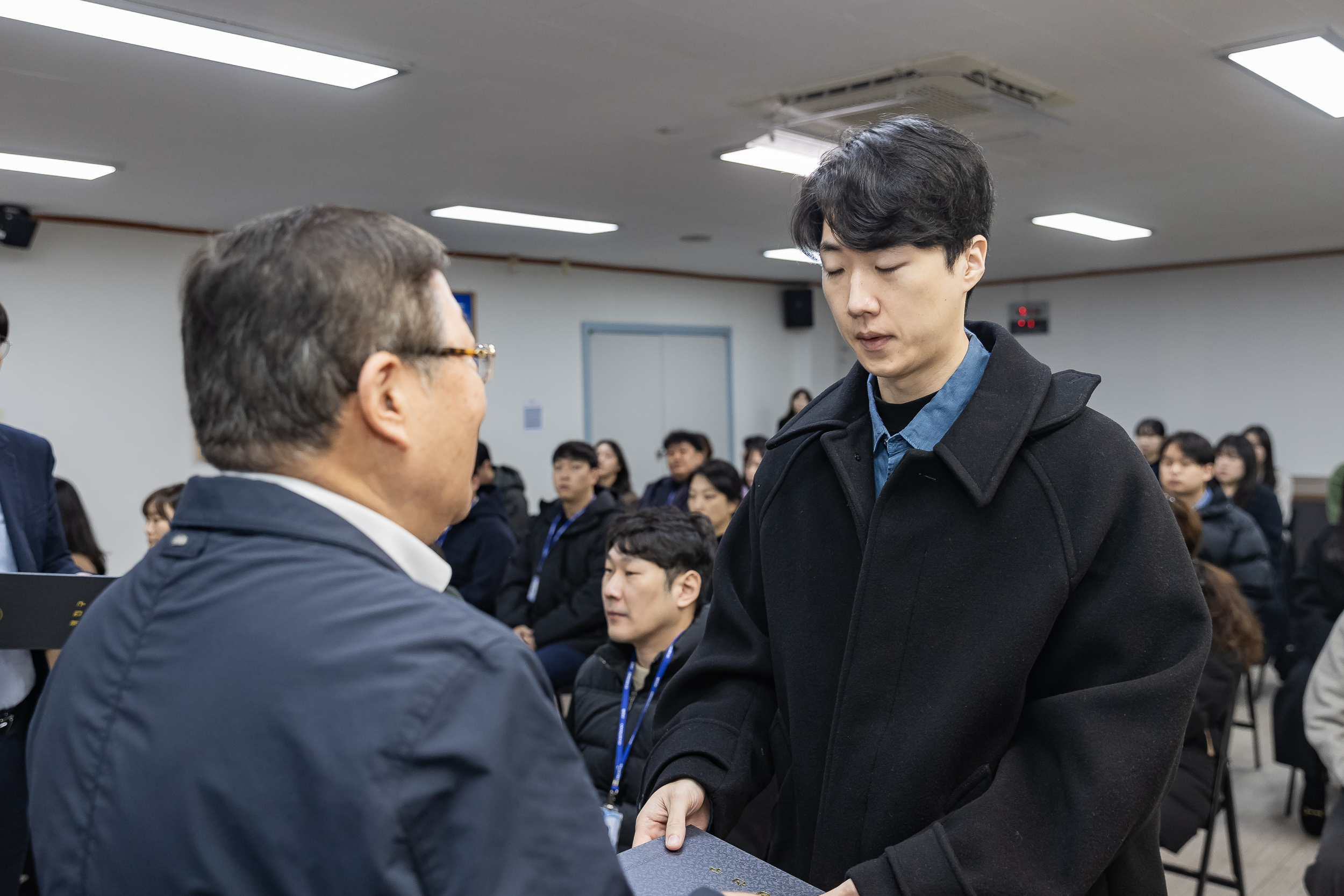 20250120-2025년 상반기 6급이하 기술직 정기인사 발령장 수여식 2025120_1916_G_212842.jpg