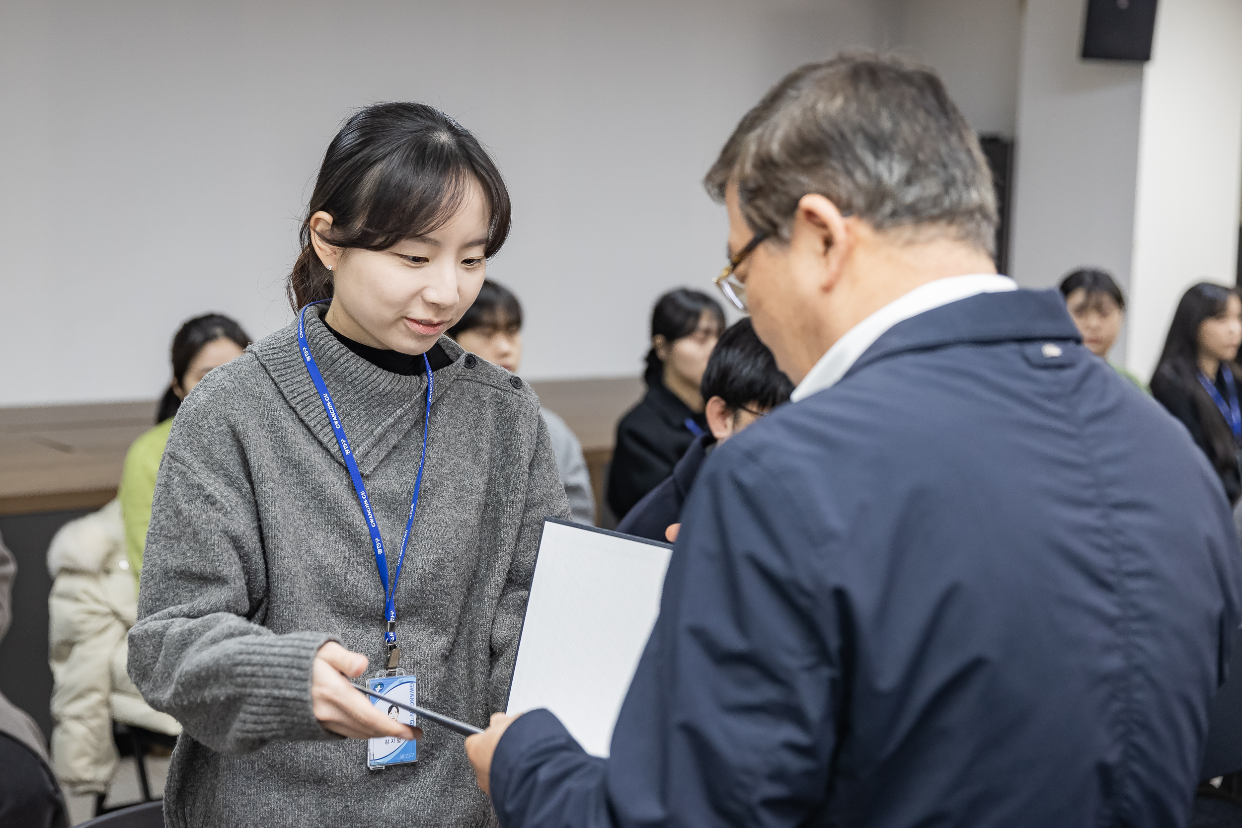 20250120-2025년 상반기 6급이하 기술직 정기인사 발령장 수여식 2025120_2088_G_212848.jpg