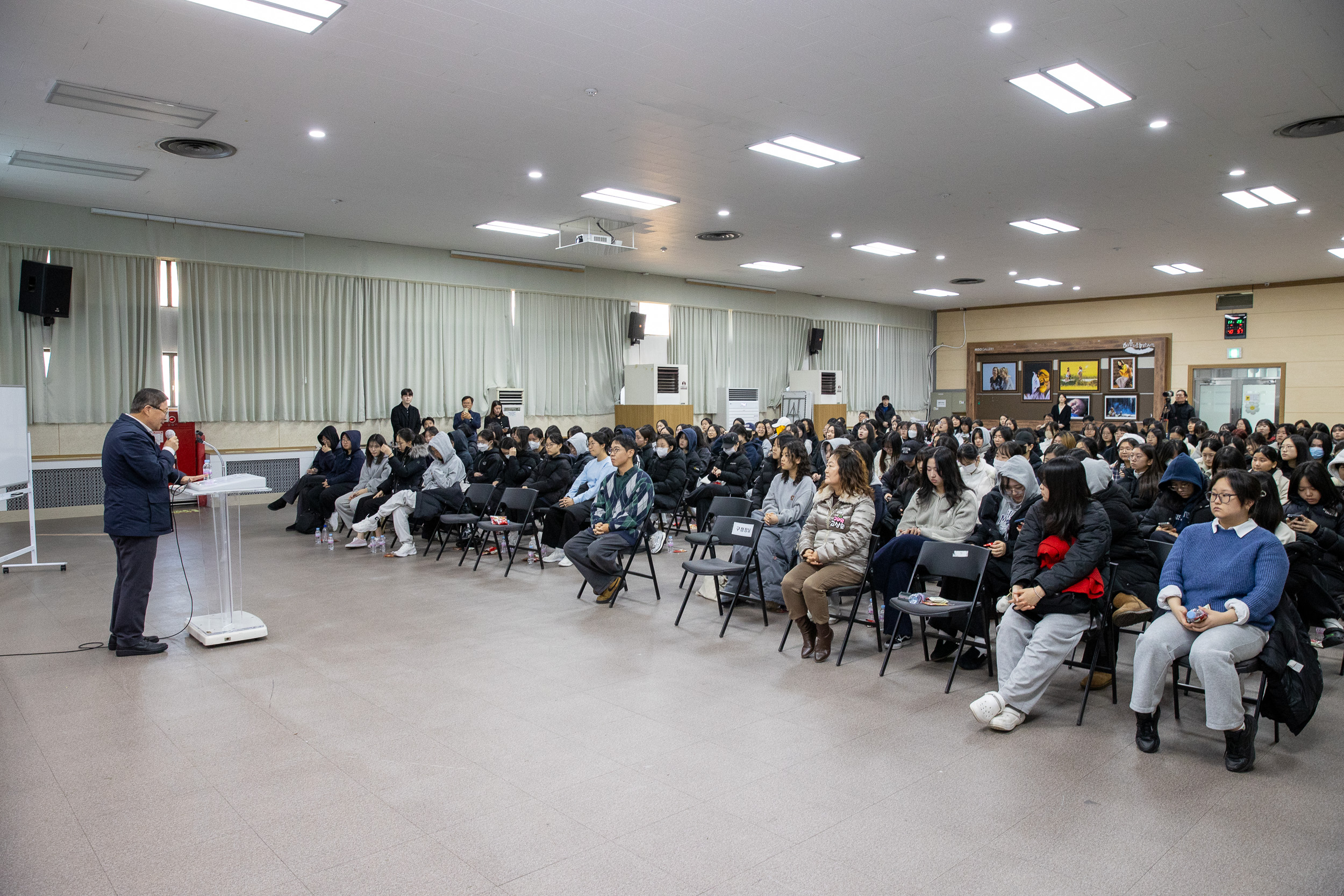 20241129-고3 수험생을 위한 황현희의 경제특강 20241129_3377_G_134926.jpg