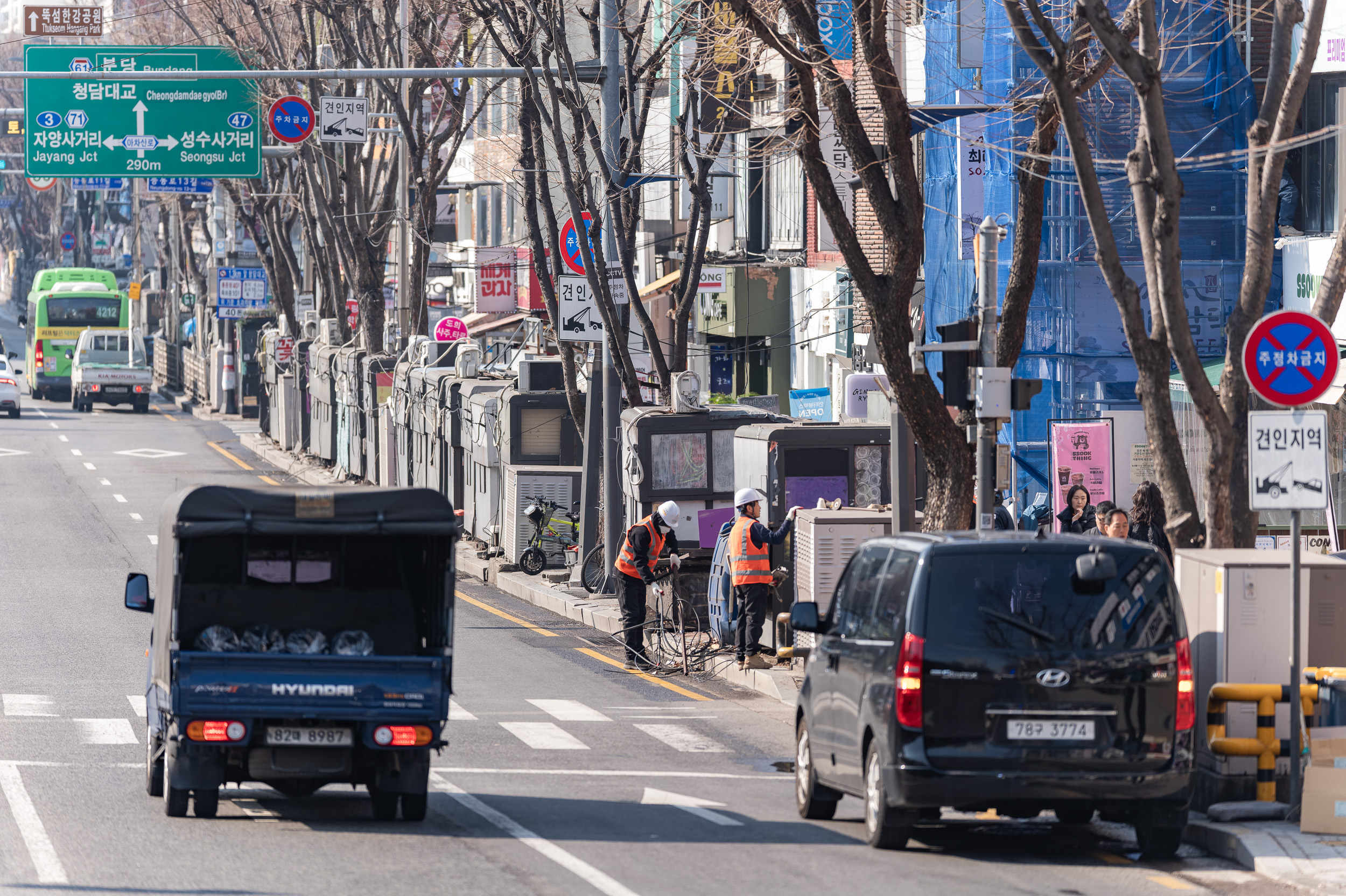20250306-건대입구역 능동로 노점 정비 현장 20250306-06941_L_163634.jpg