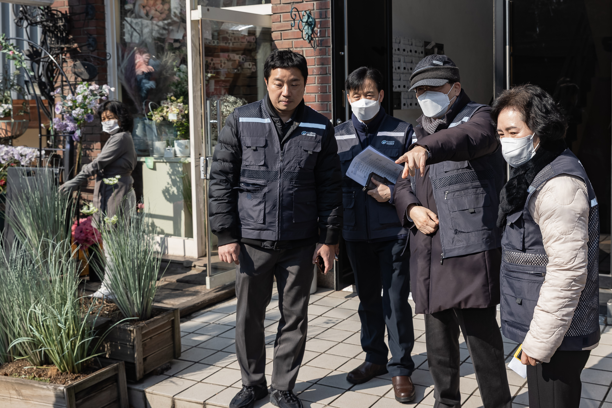 20250306-건대입구역 능동로 노점 정비 현장 20250306-07083_L_163636.jpg