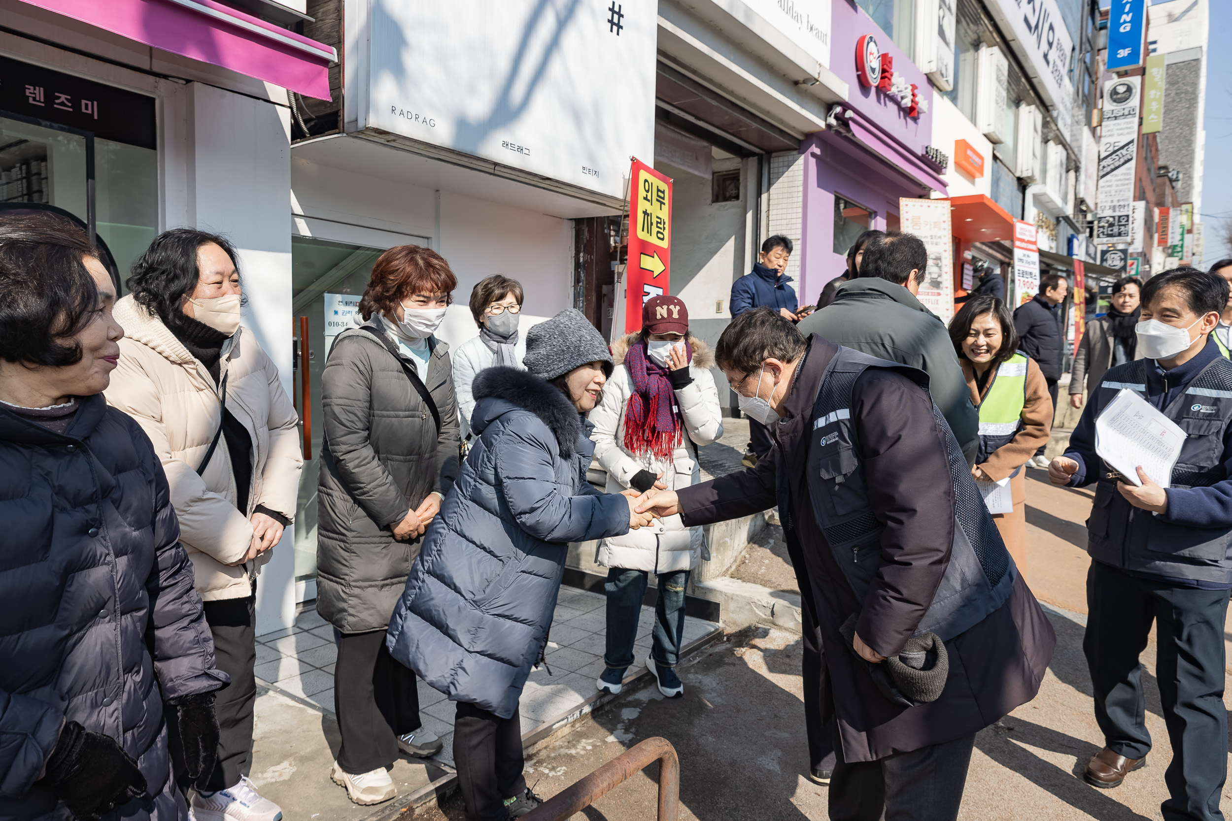 20250306-건대입구역 능동로 노점 정비 현장 20250306-07169_L_163637.jpg