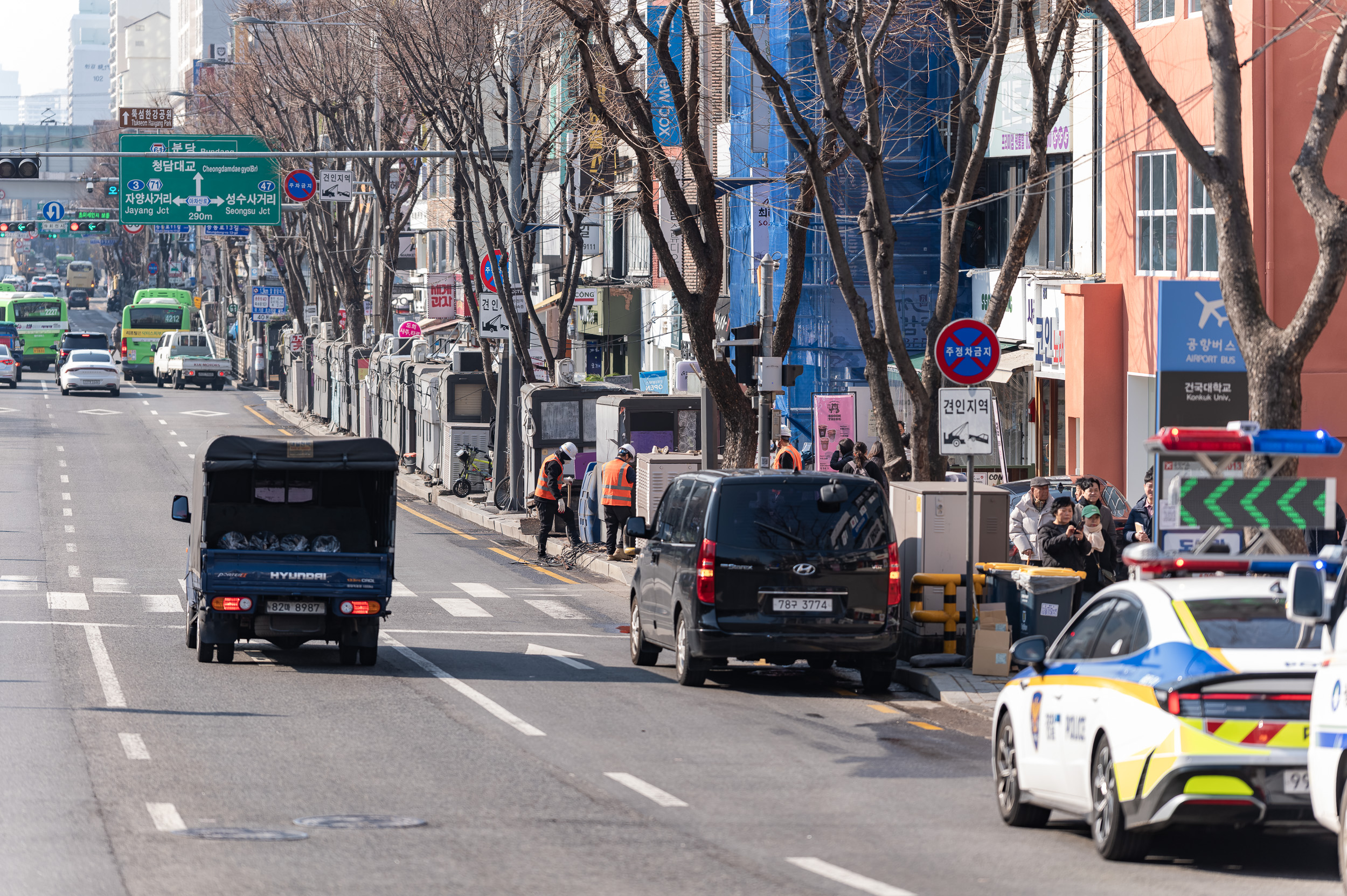 20250306-건대입구역 능동로 노점 정비 현장 20250306-06926_L_163633.jpg