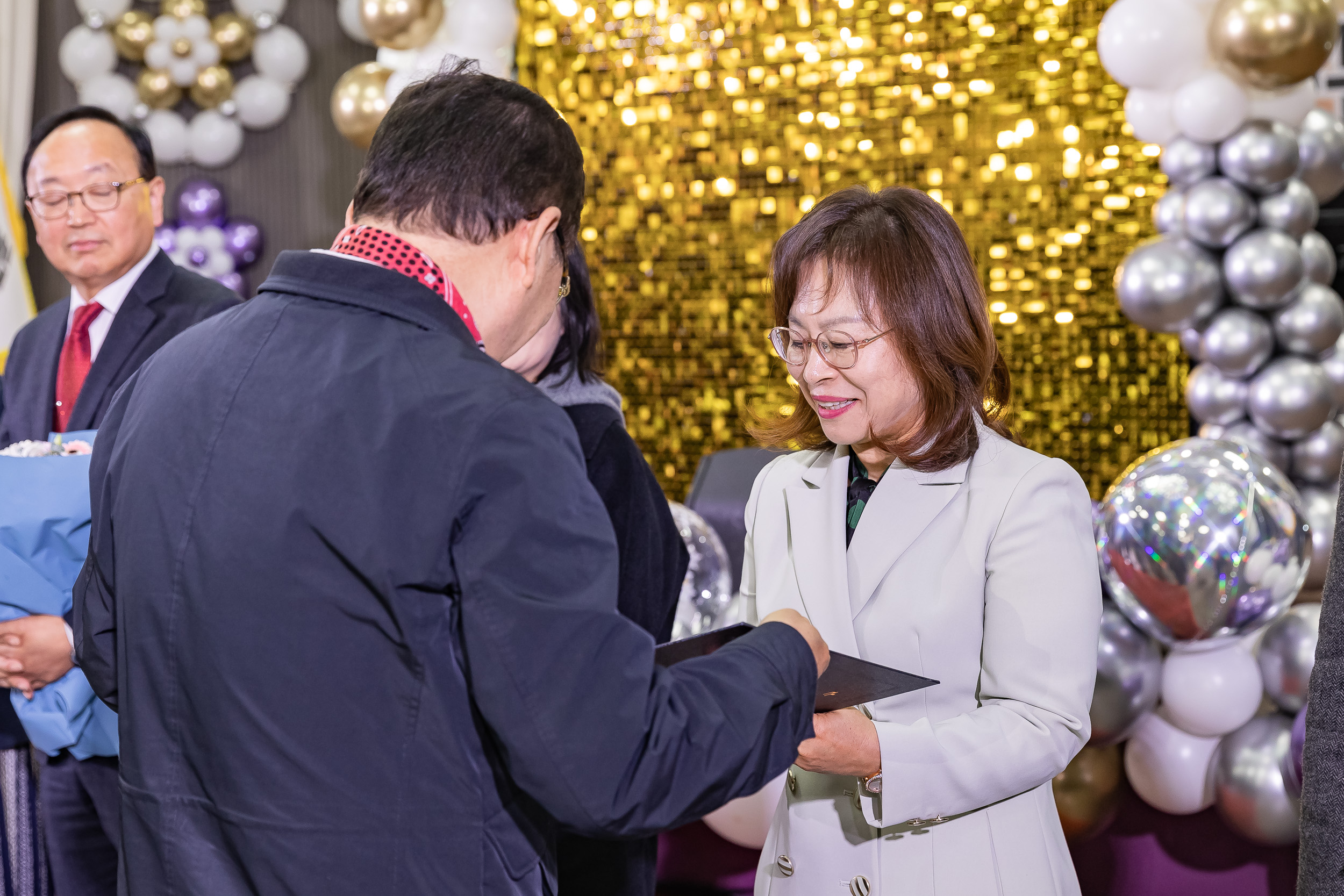 20241212-2024년 4/4분기 직원 정례조례 20241212_4095_G_210425.jpg