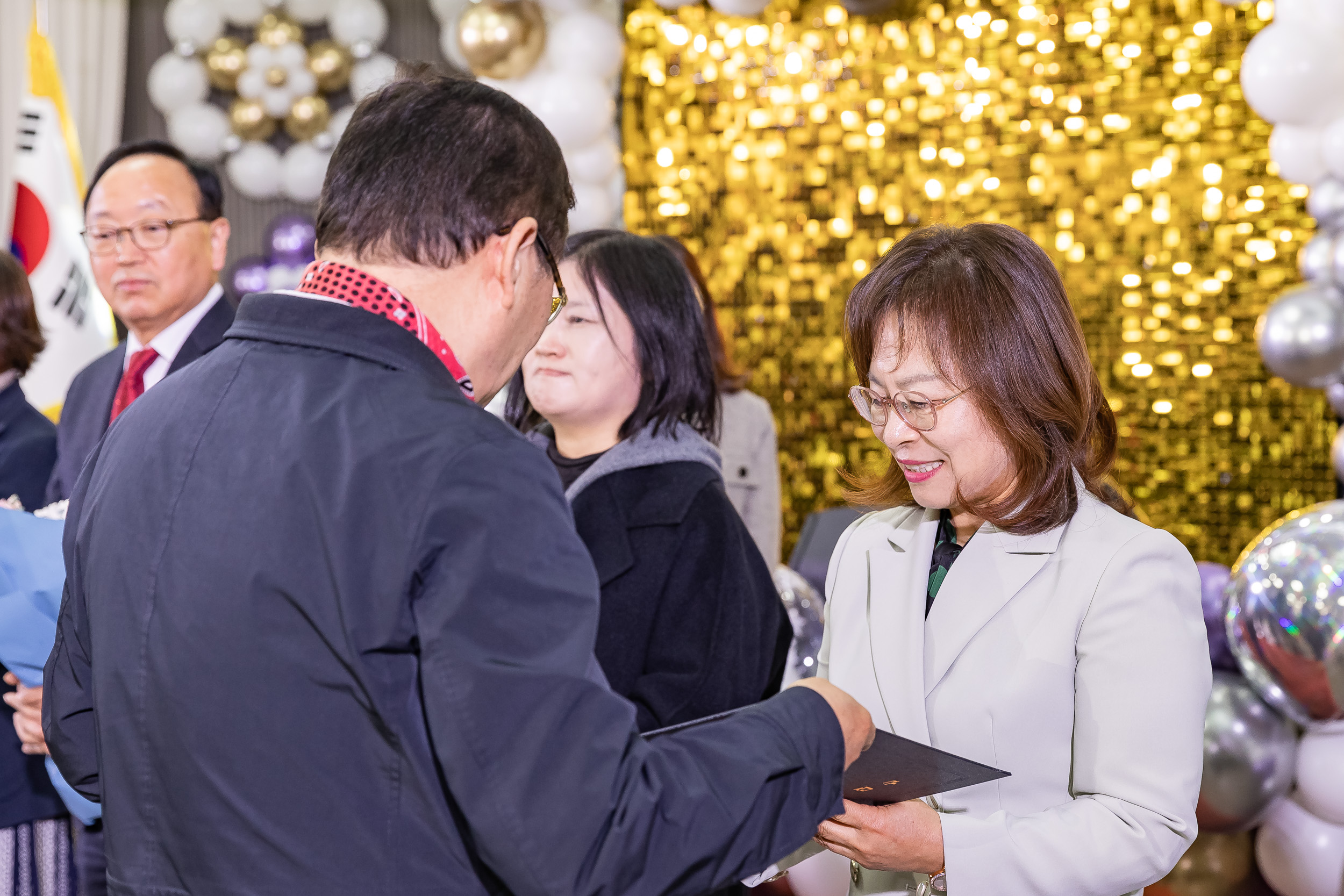 20241212-2024년 4/4분기 직원 정례조례 20241212_4098_G_210425.jpg